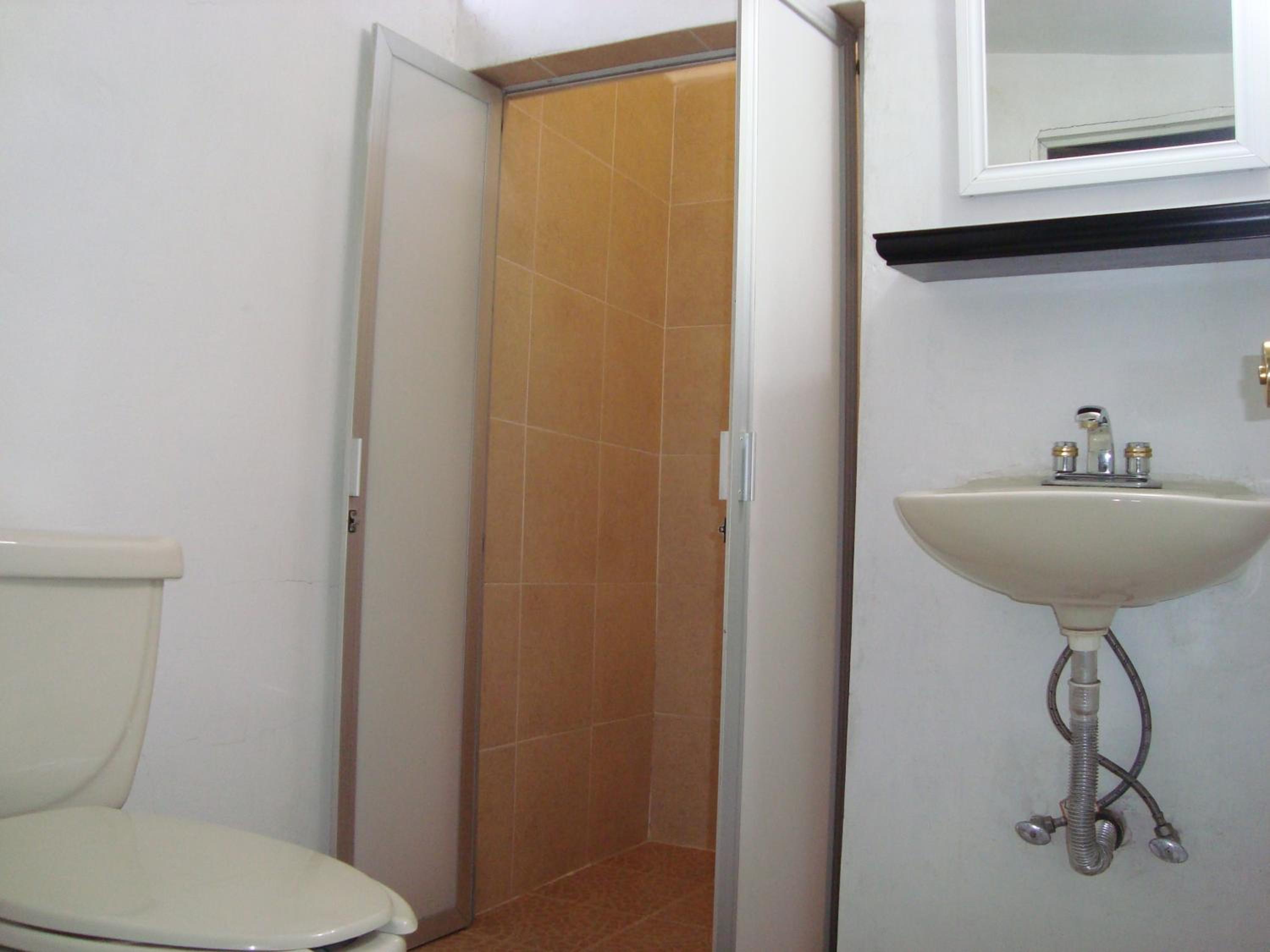 Standard Double Room with Fan - Photo 5