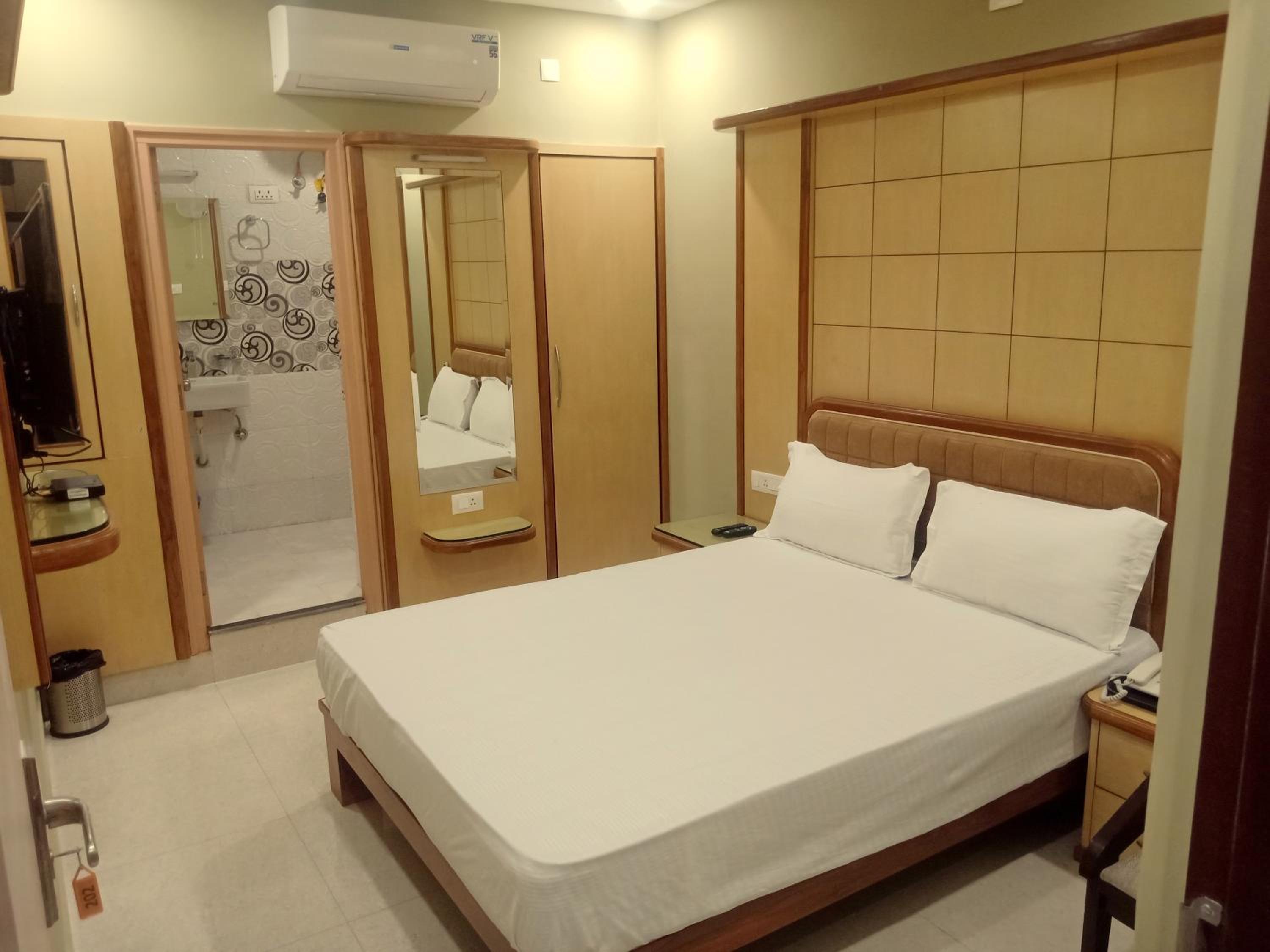 Deluxe Room - Photo 1
