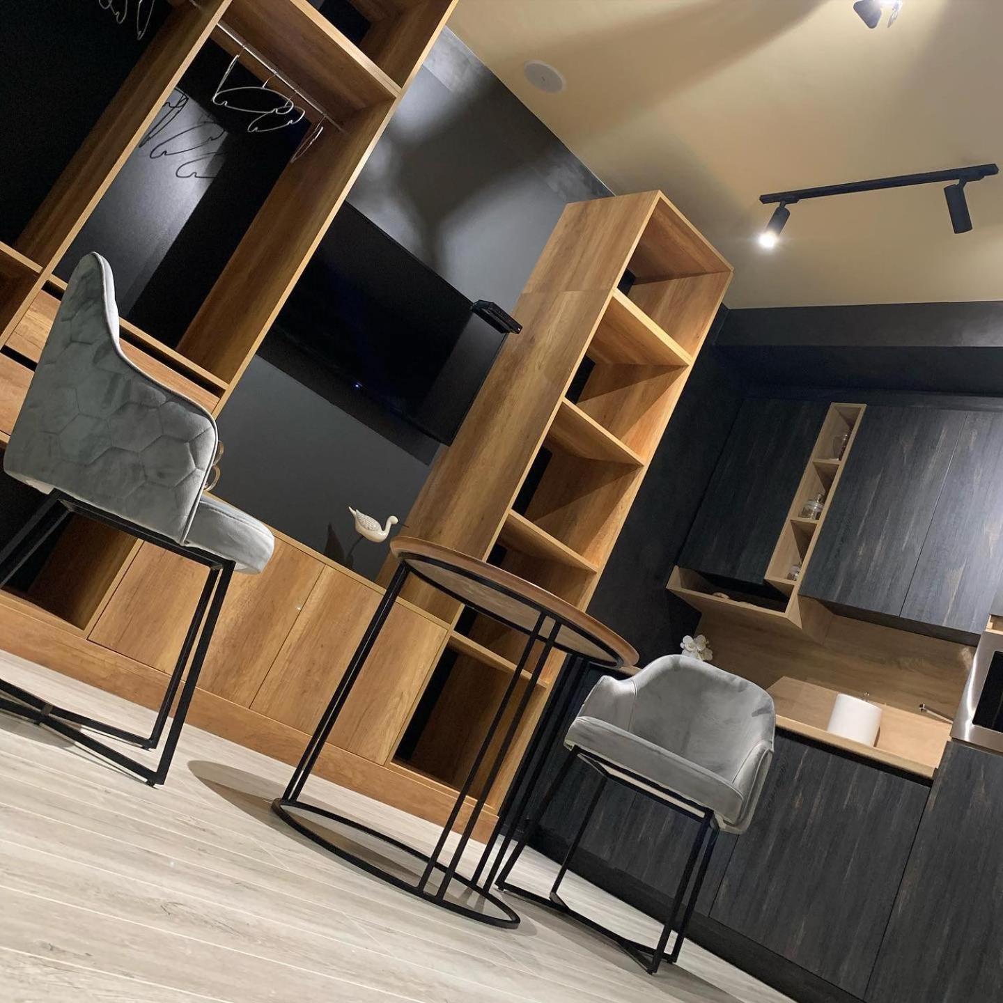 Deluxe Studio