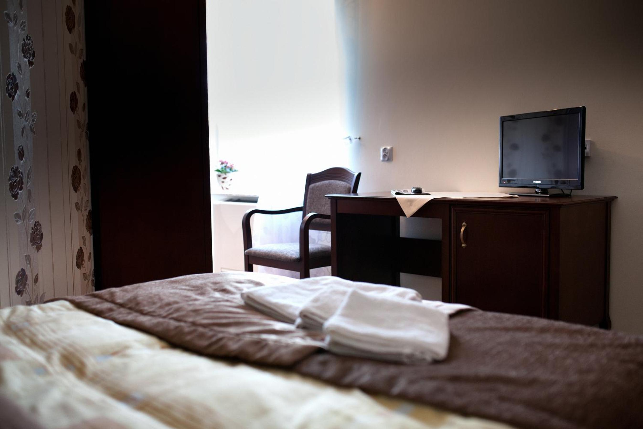 Double or Twin Room - Photo 12