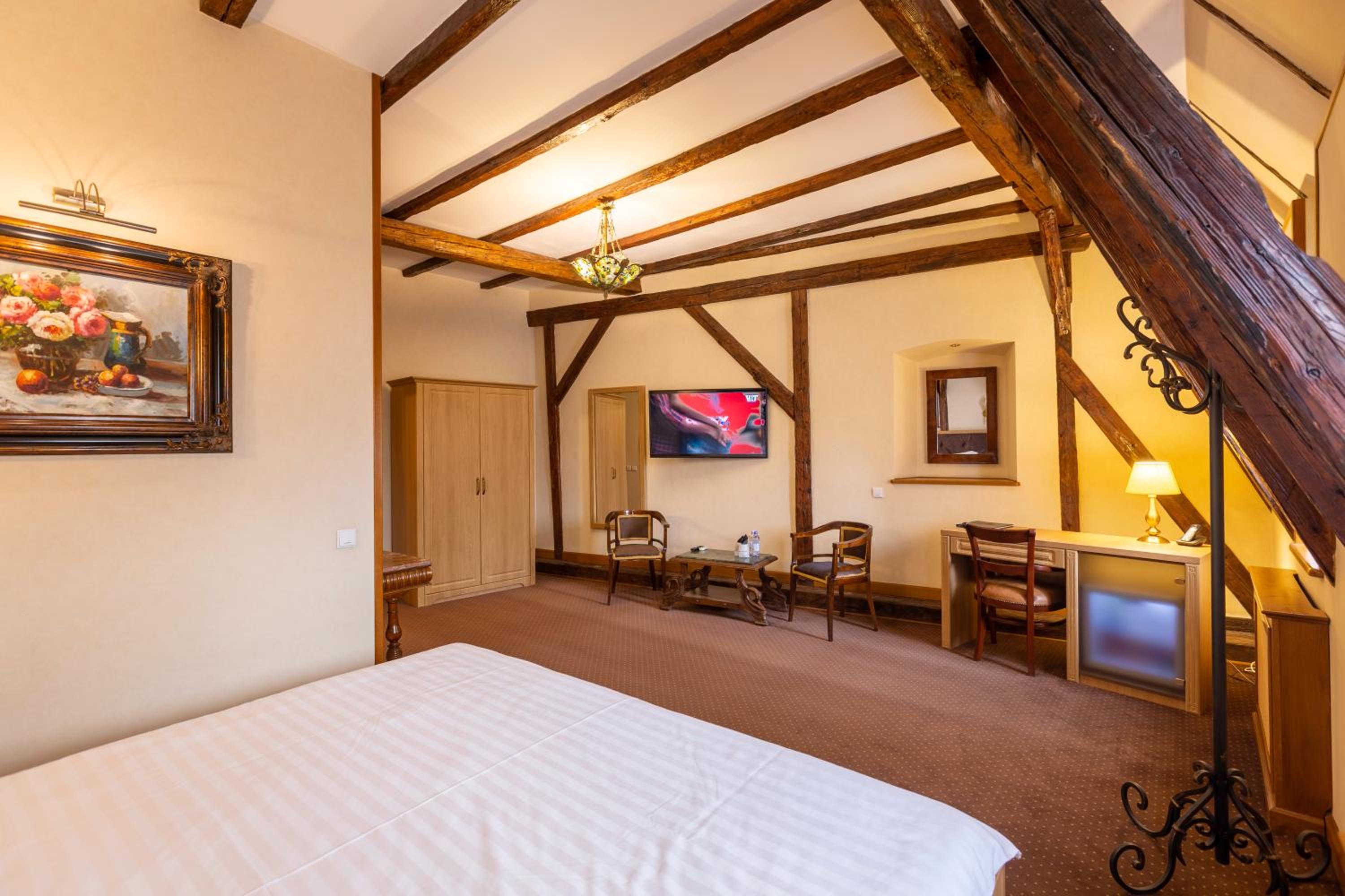 Deluxe King Room with view at Big Square photo 2