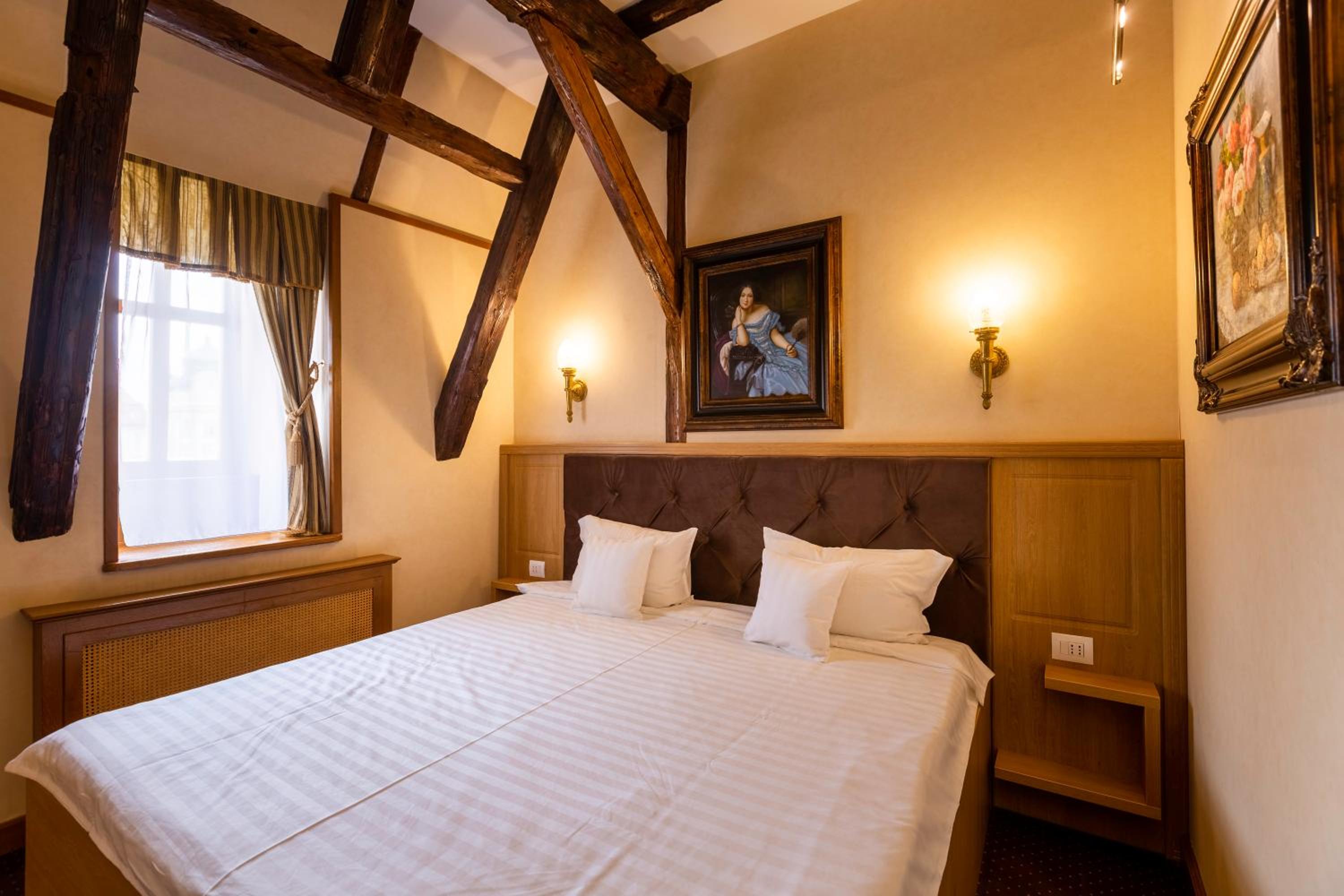 Deluxe King Room with view at Big Square photo 3