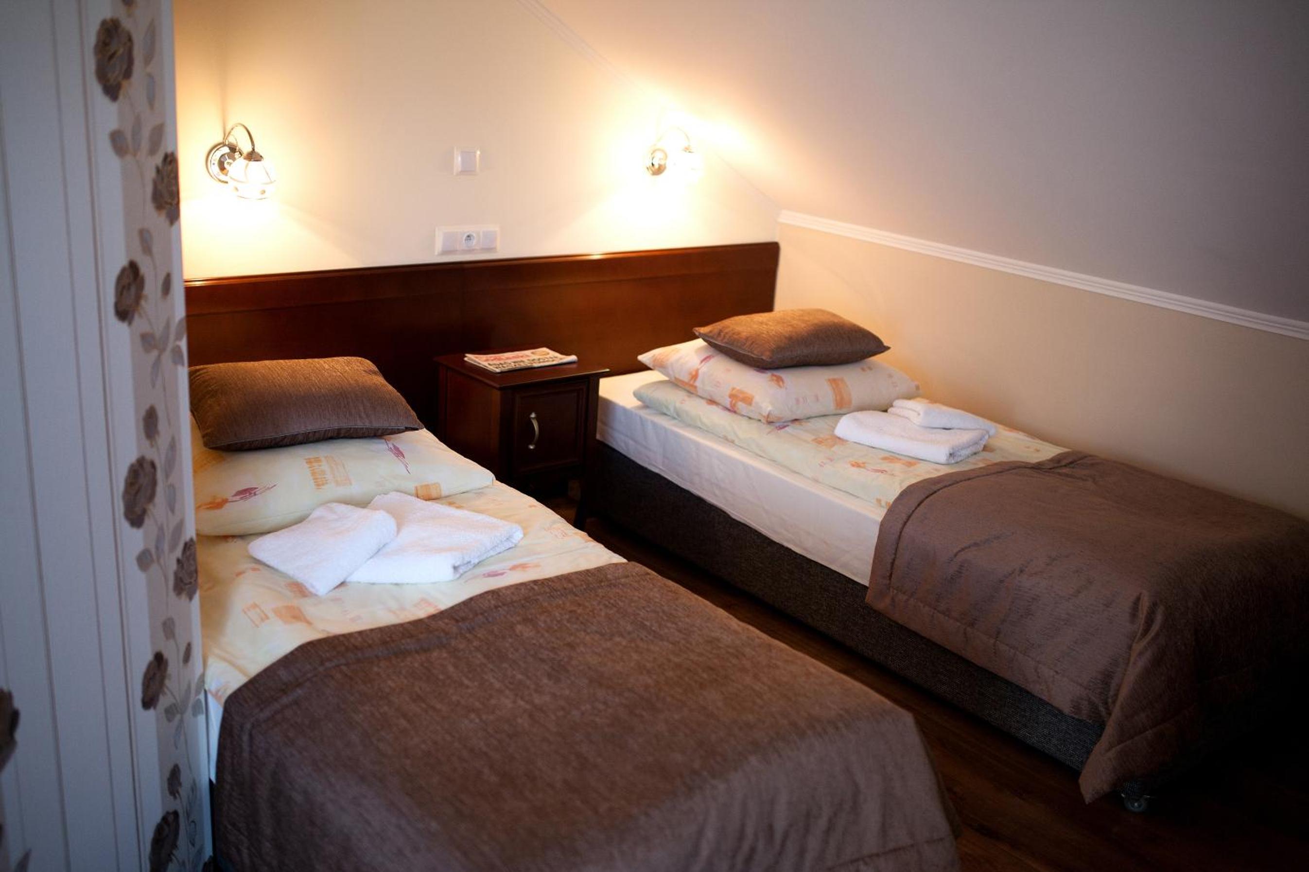 Double or Twin Room - Photo 7