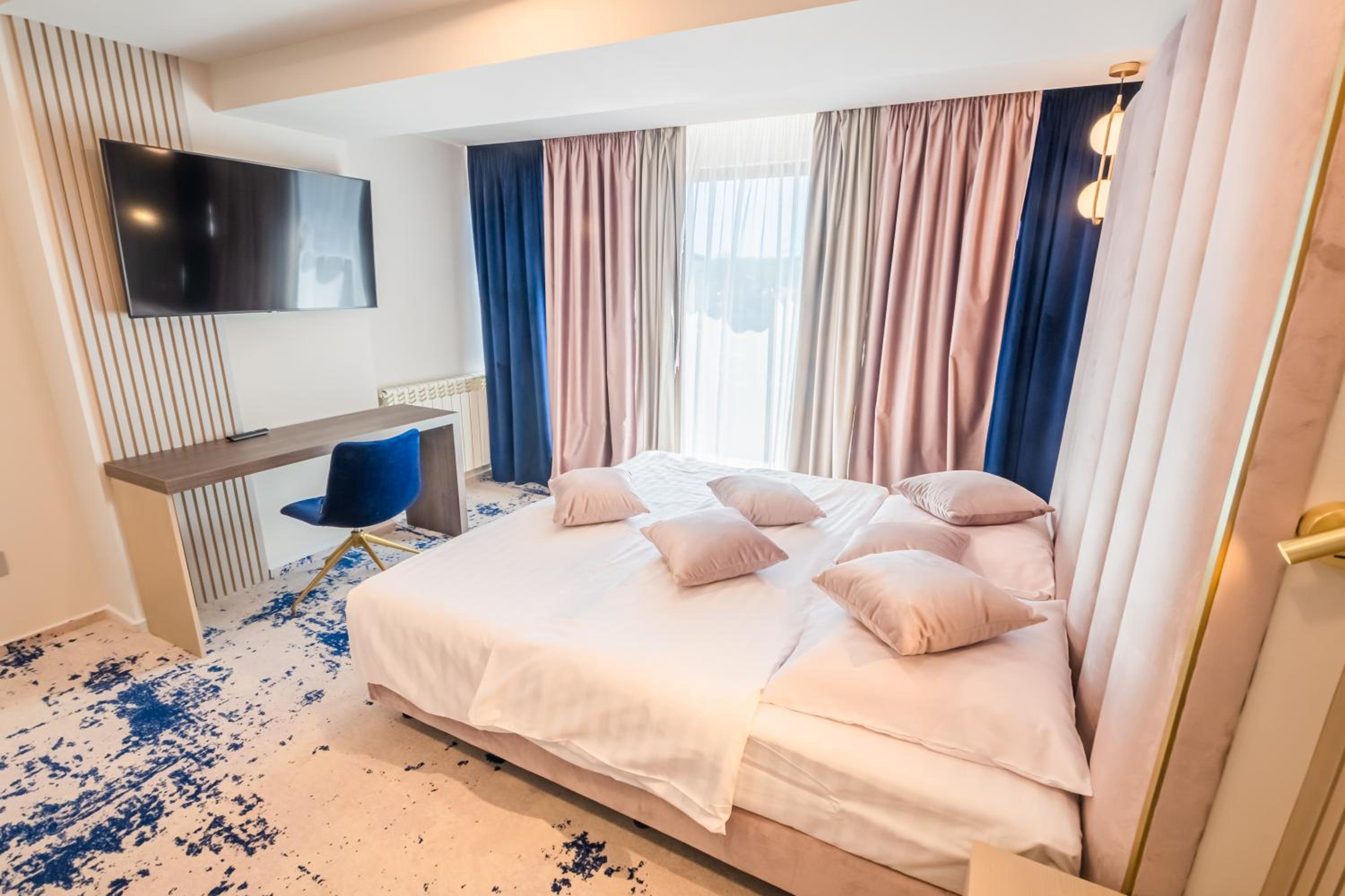 Superior Suite - Photo 1