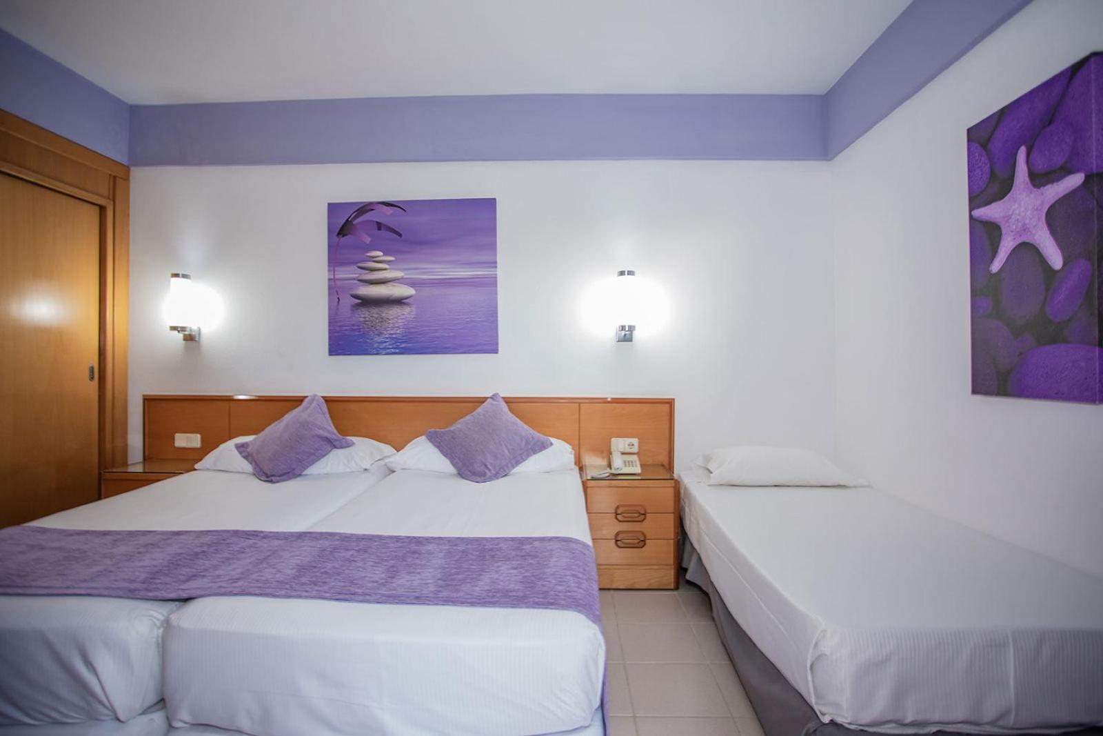 Triple Room with Balcony thumbnail 6