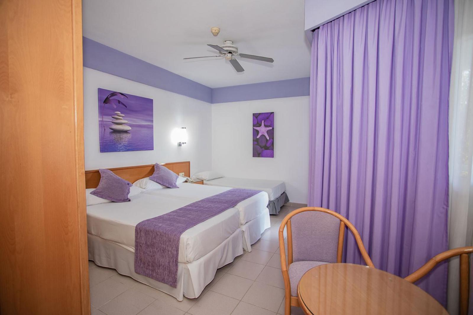 Triple Room with Balcony thumbnail 6