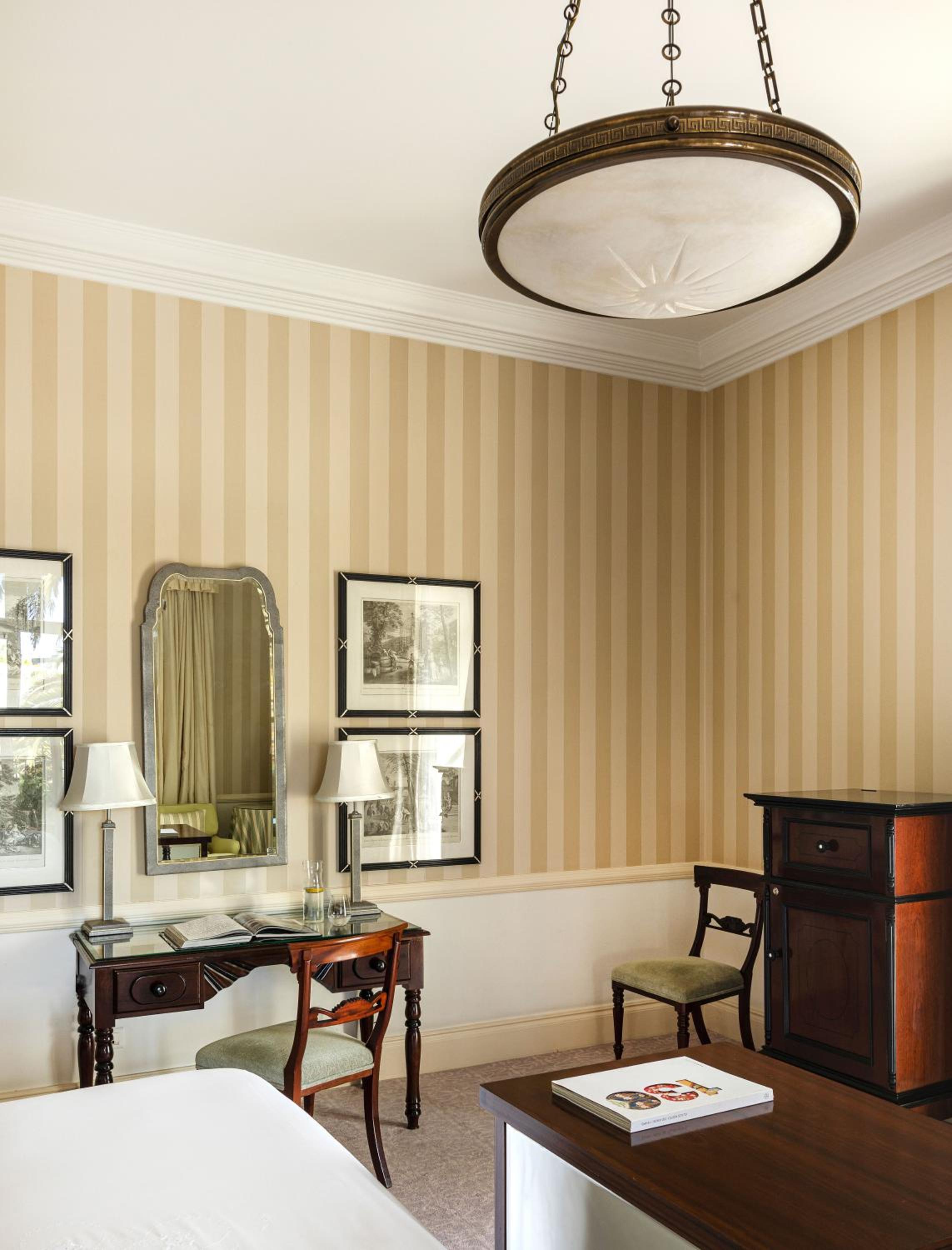 Deluxe Junior Suite - Photo 2