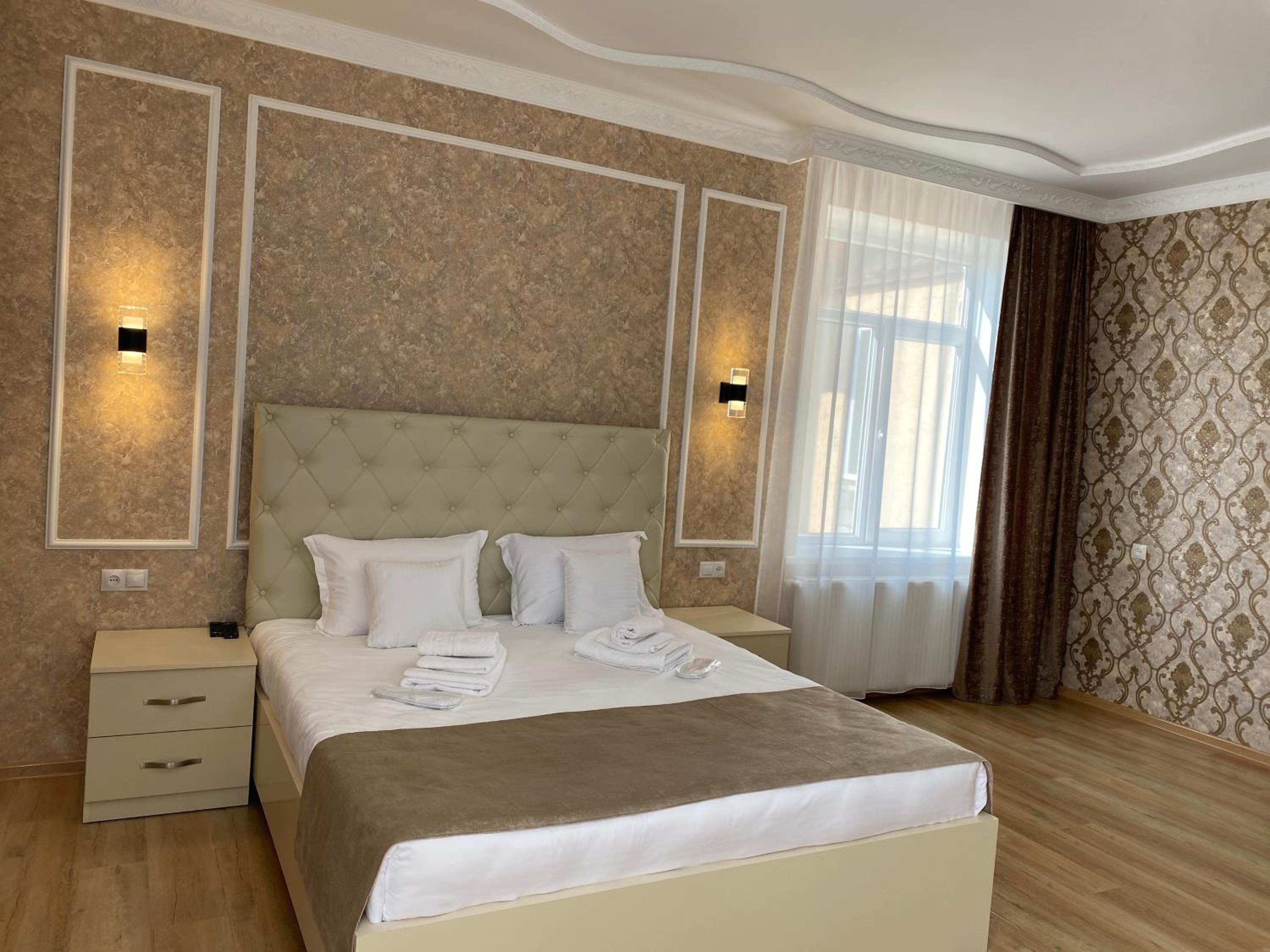 Large Double Room photo 1