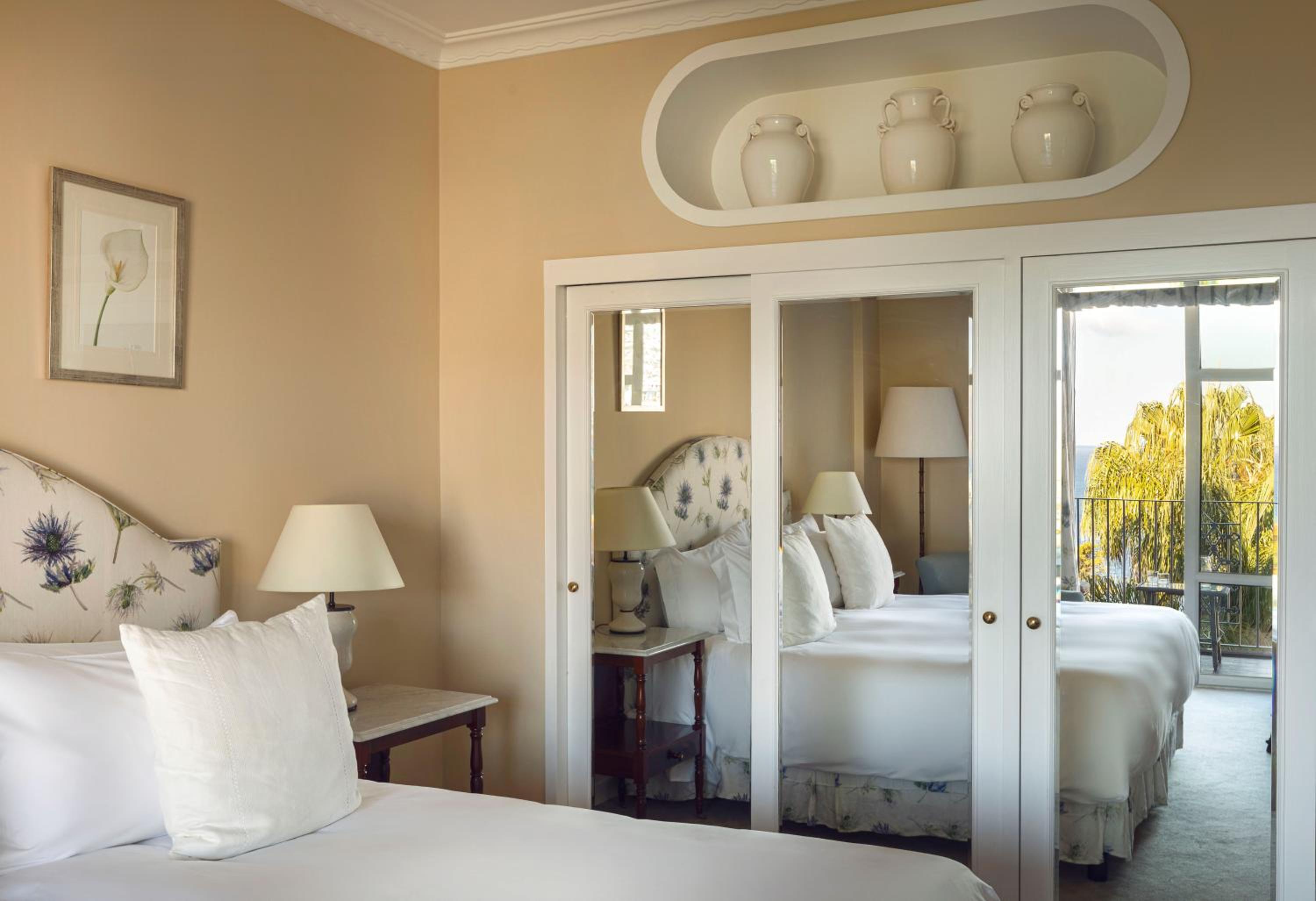 Deluxe Double Room with Sea View - Photo 10