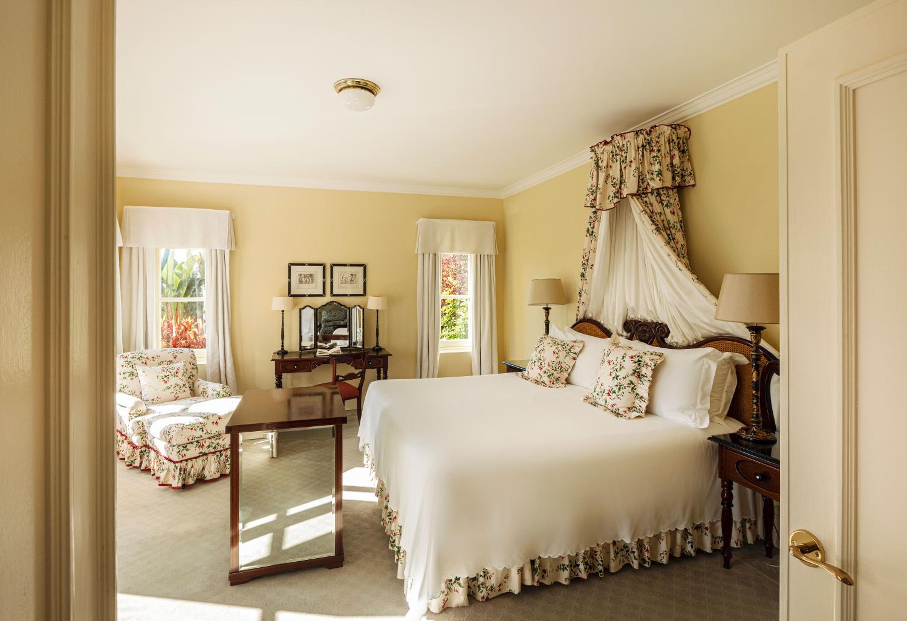 Deluxe Suite - Photo 12