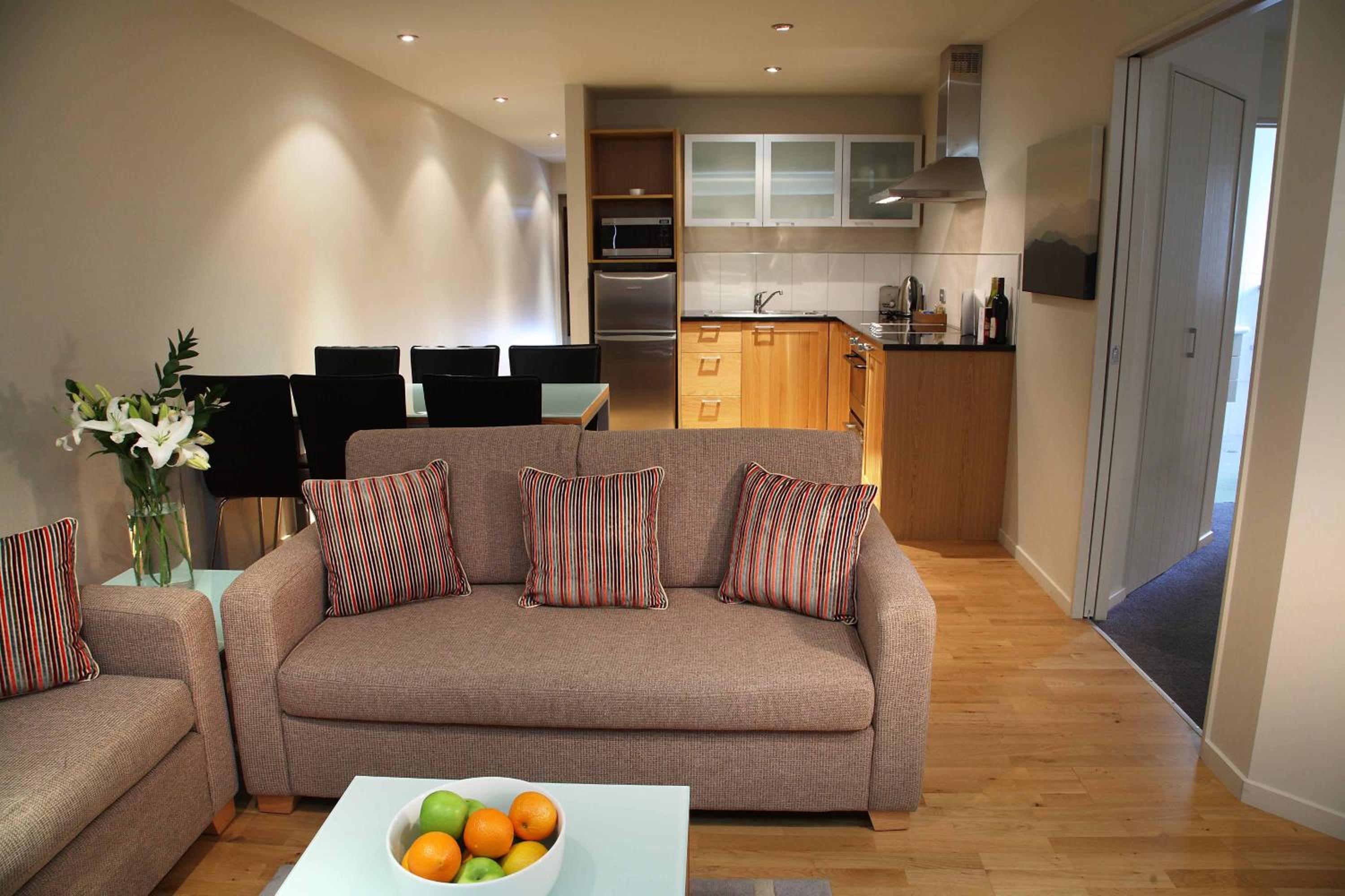 One-Bedroom Apartment - Photo 2