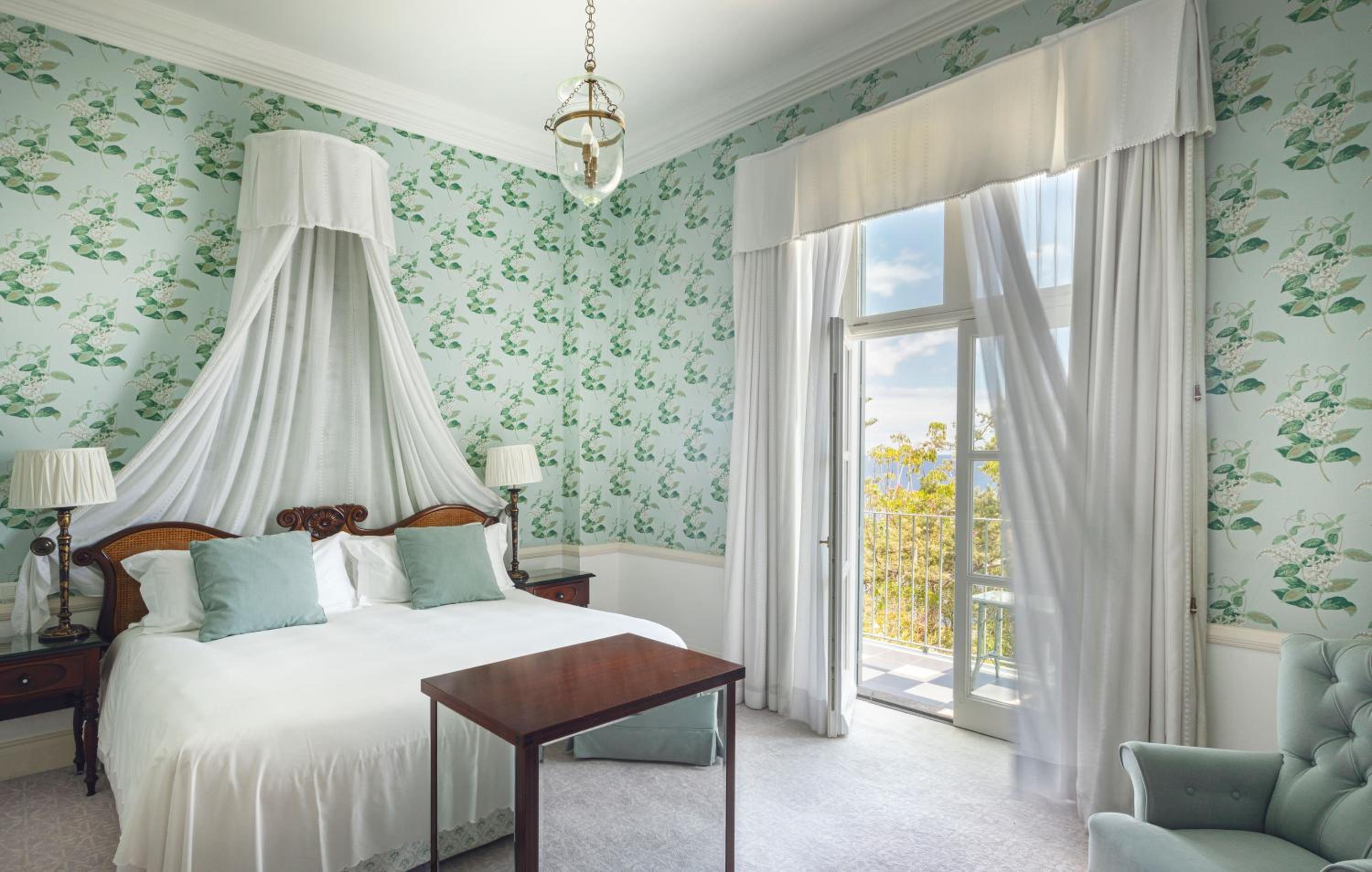 Superior Suite - Photo 7