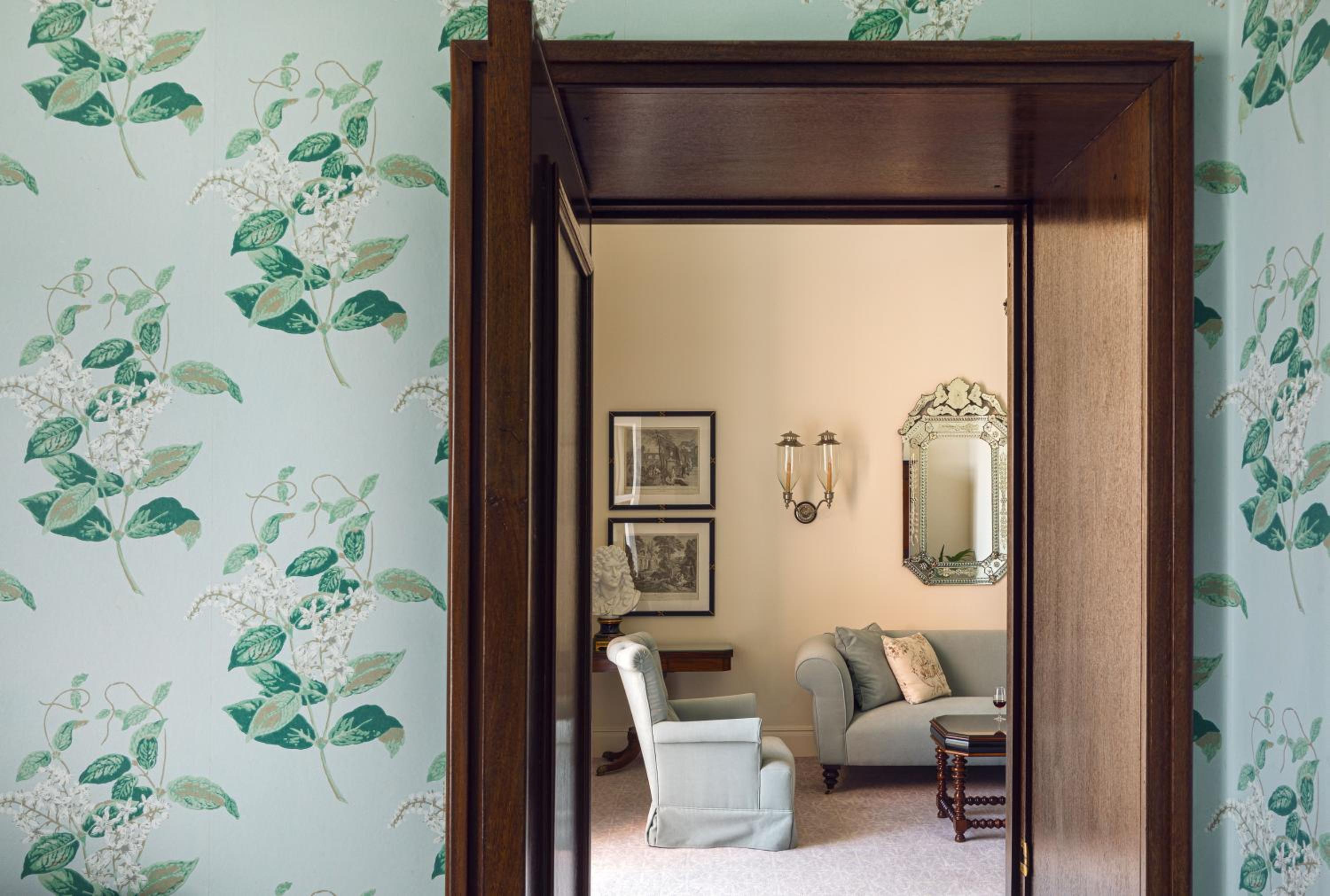 Superior Suite - Photo 6