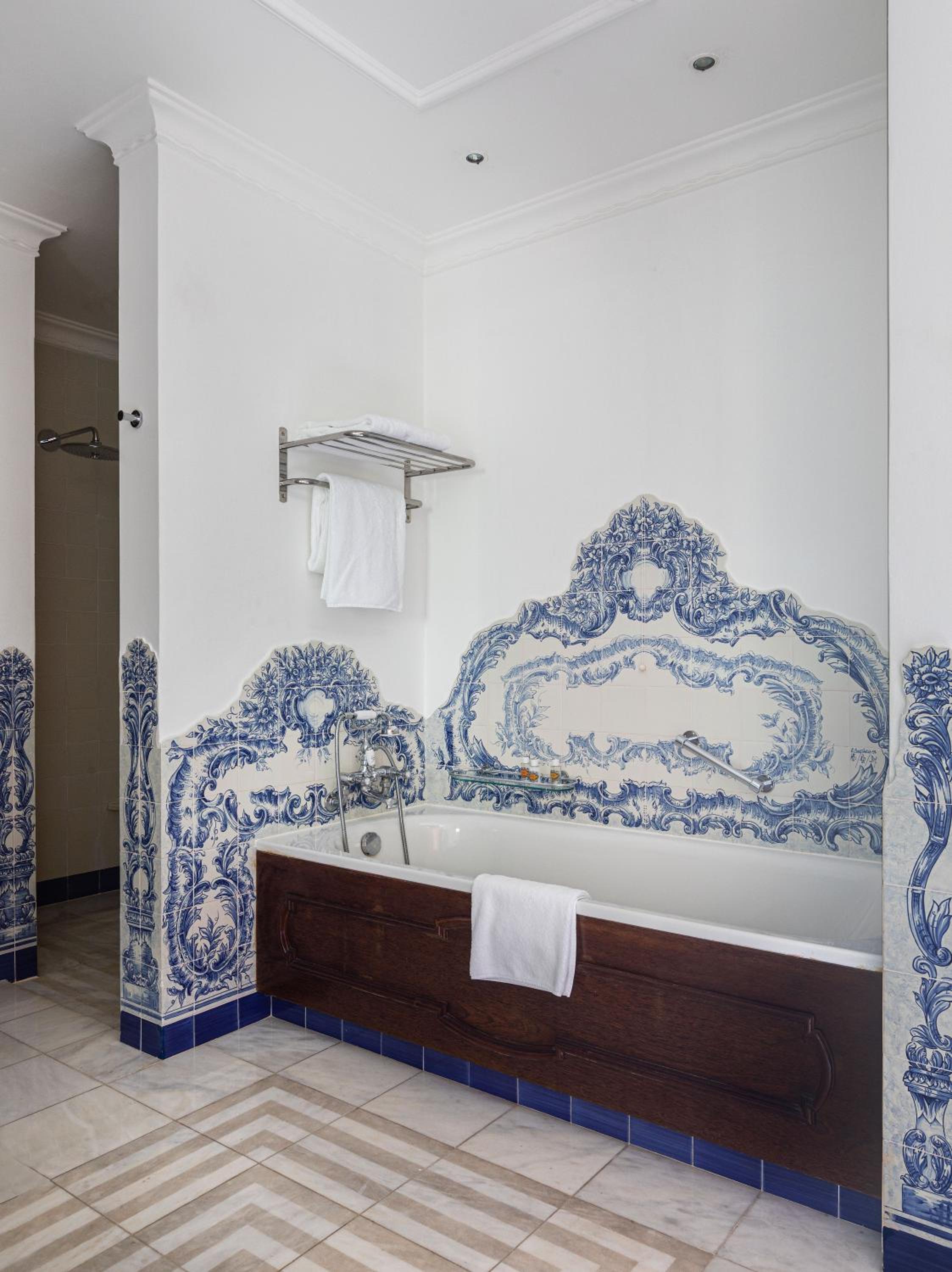 Superior Suite - Photo 5