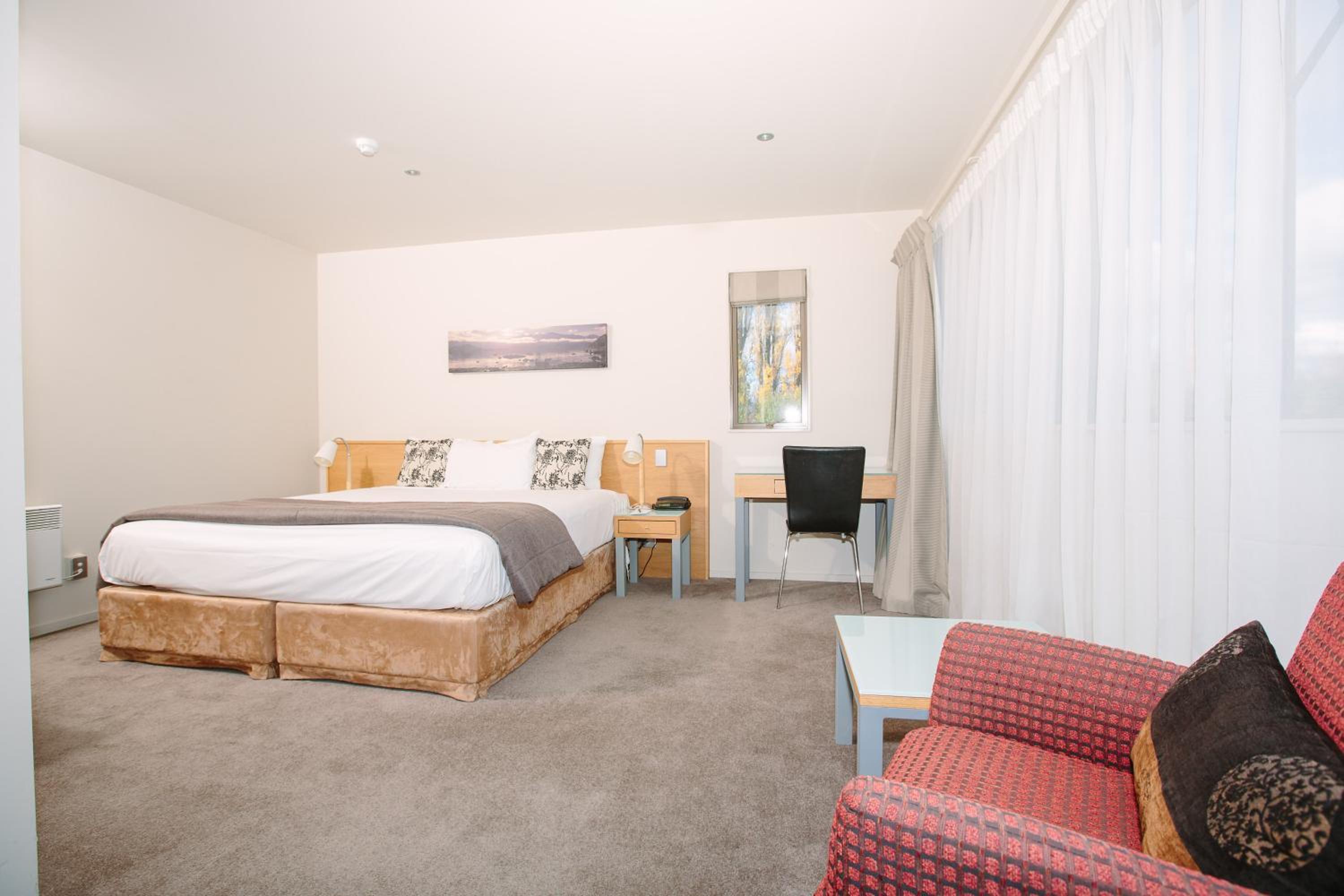 Guest Room - Photo 1