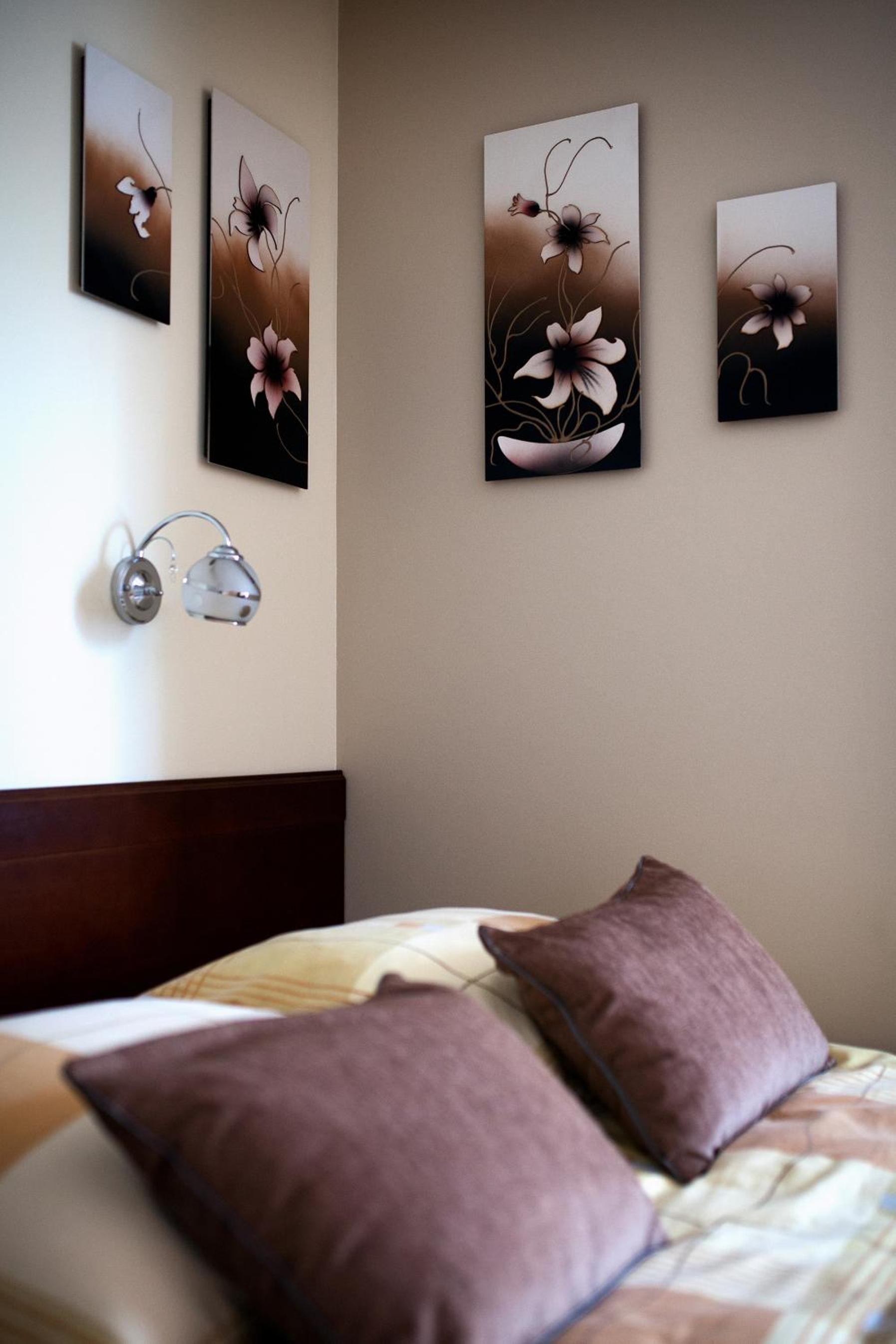 Double or Twin Room - Photo 4