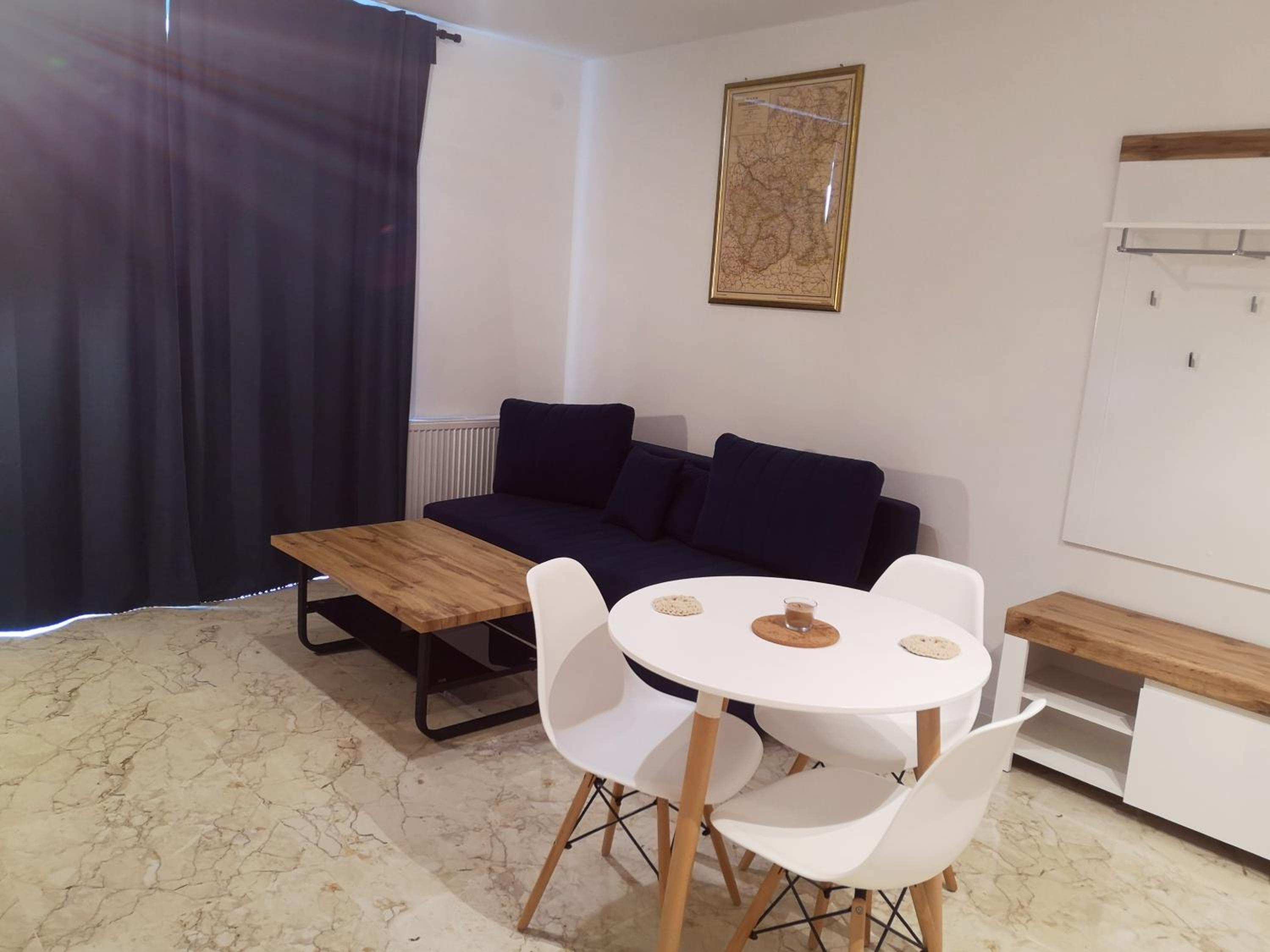 One-Bedroom Apartment - Photo 9