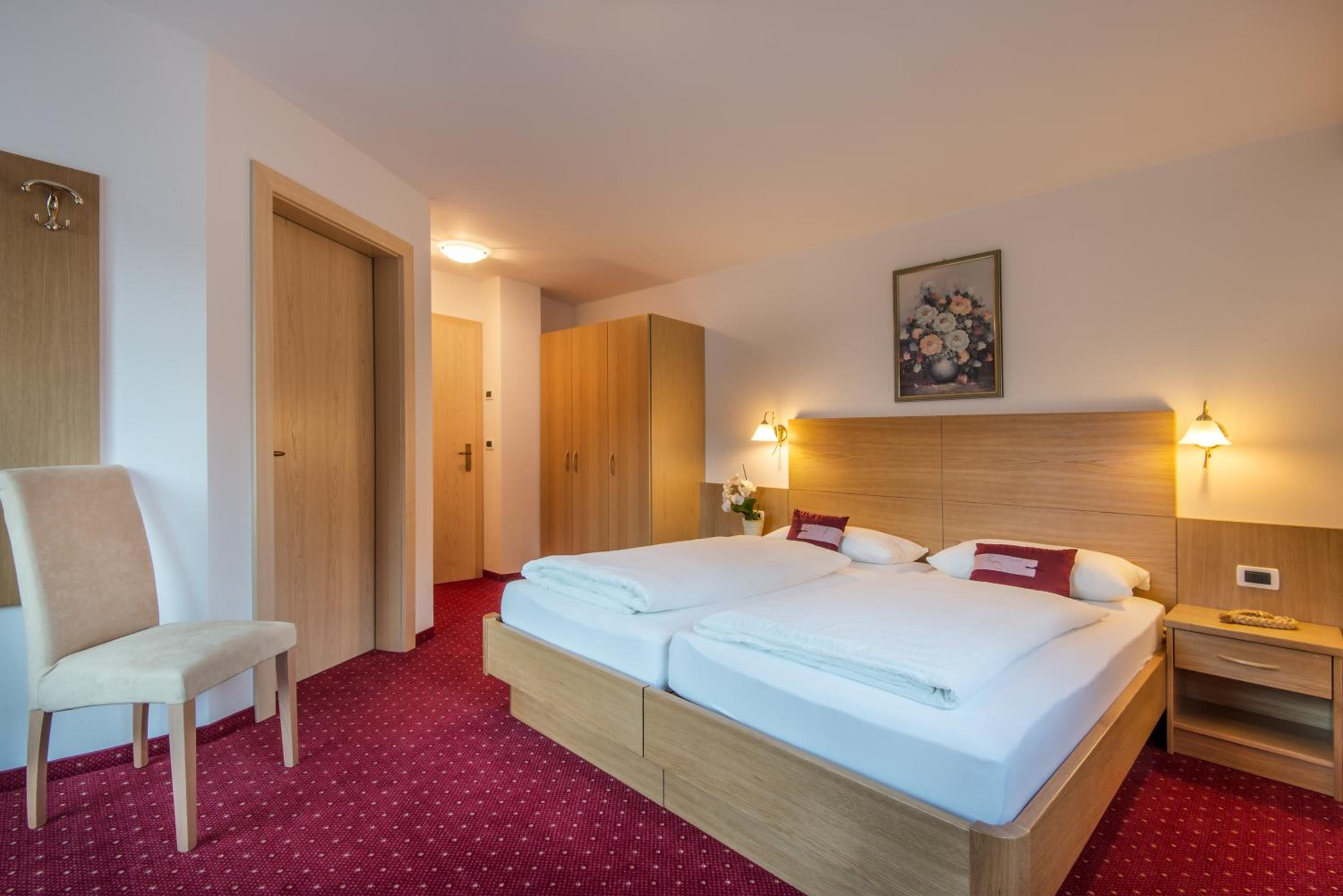 Double or Twin Room with Mountain View photo 3