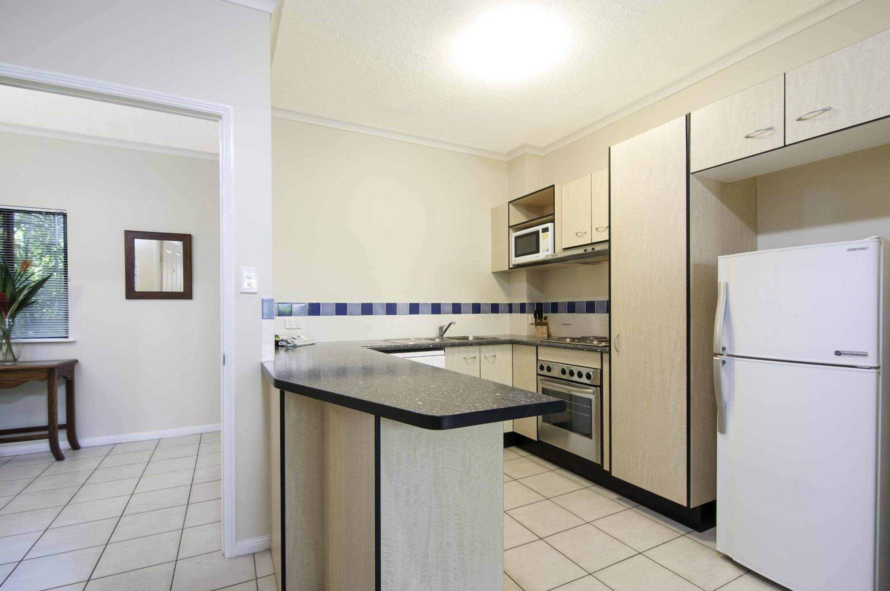 One-Bedroom Apartment - Photo 3