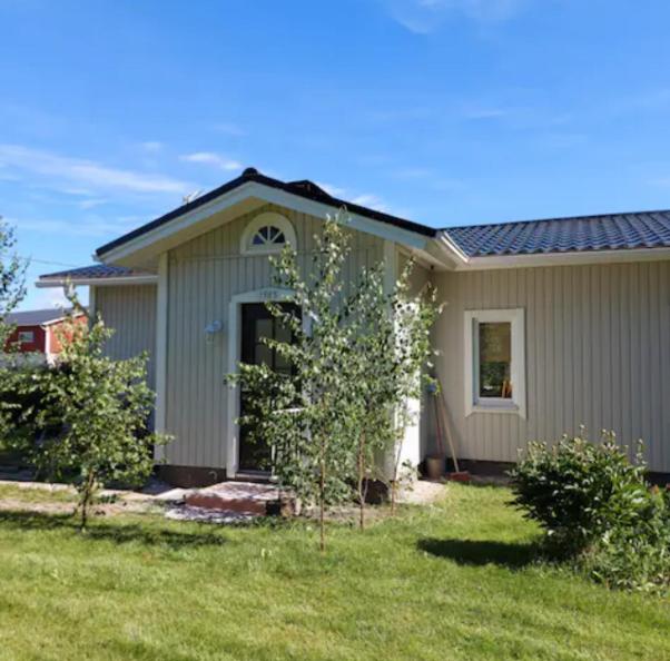 Three-Bedroom House photo 3