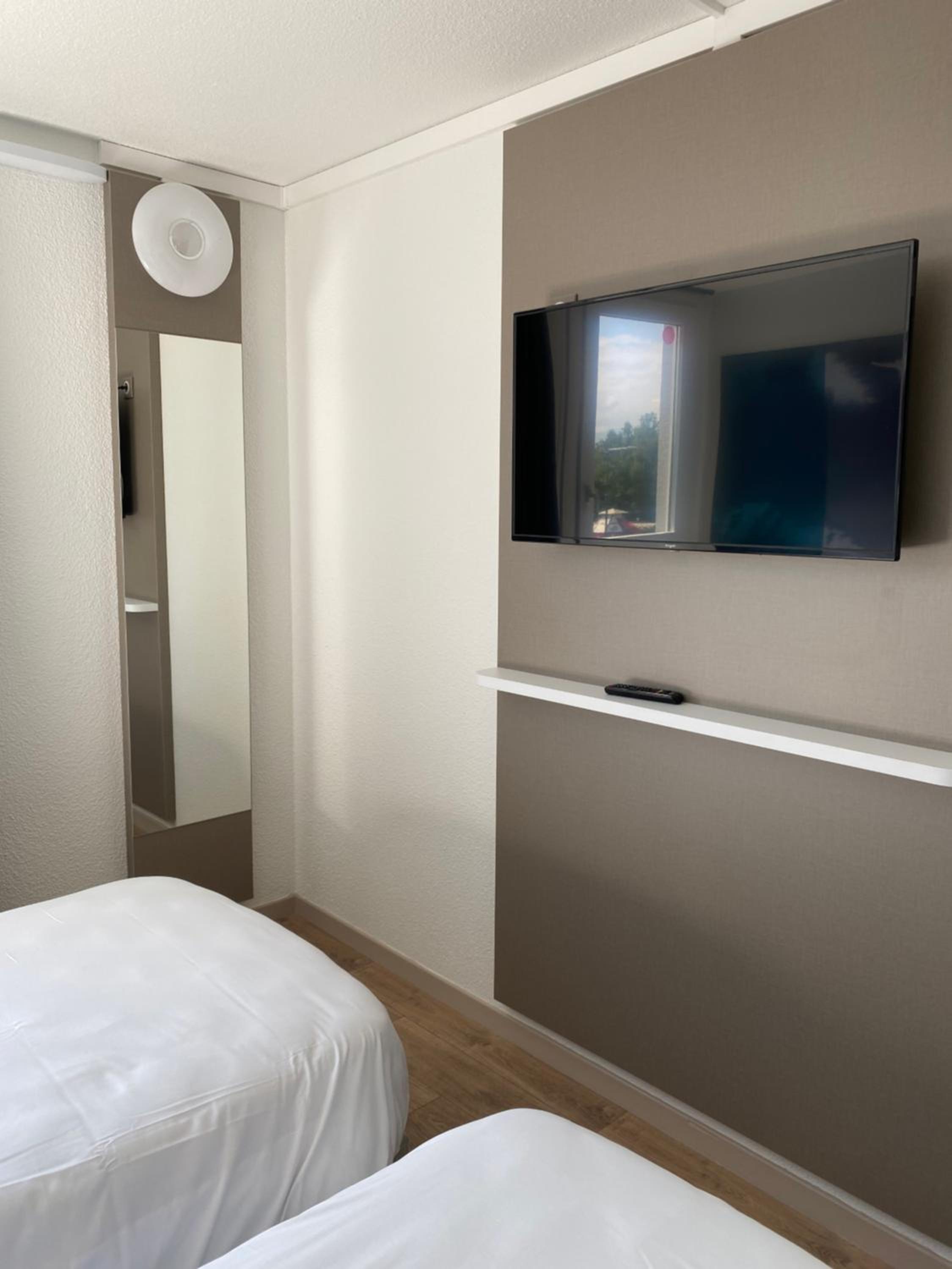 Double Room - Photo 9