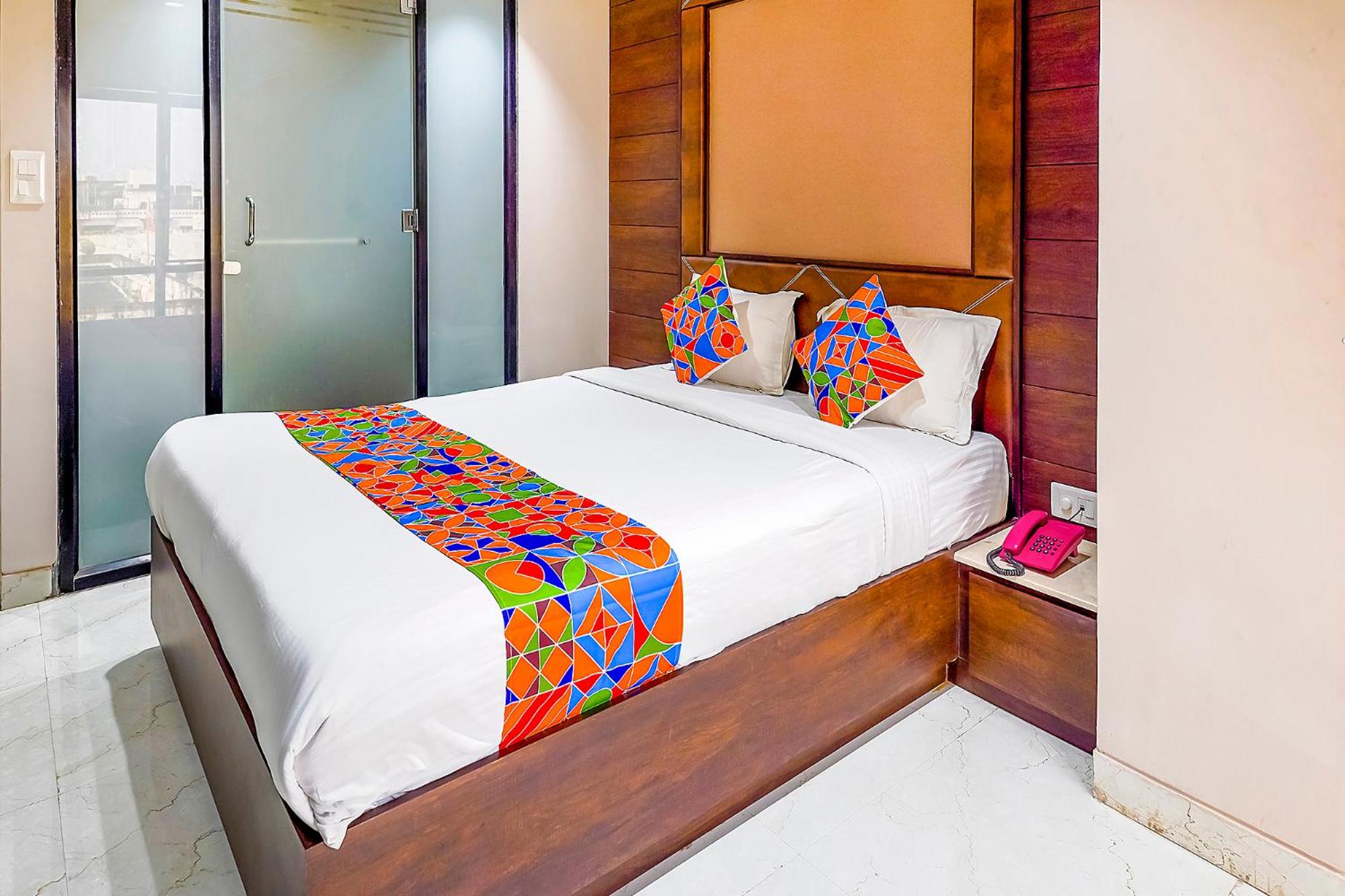 Deluxe Room - Photo 4