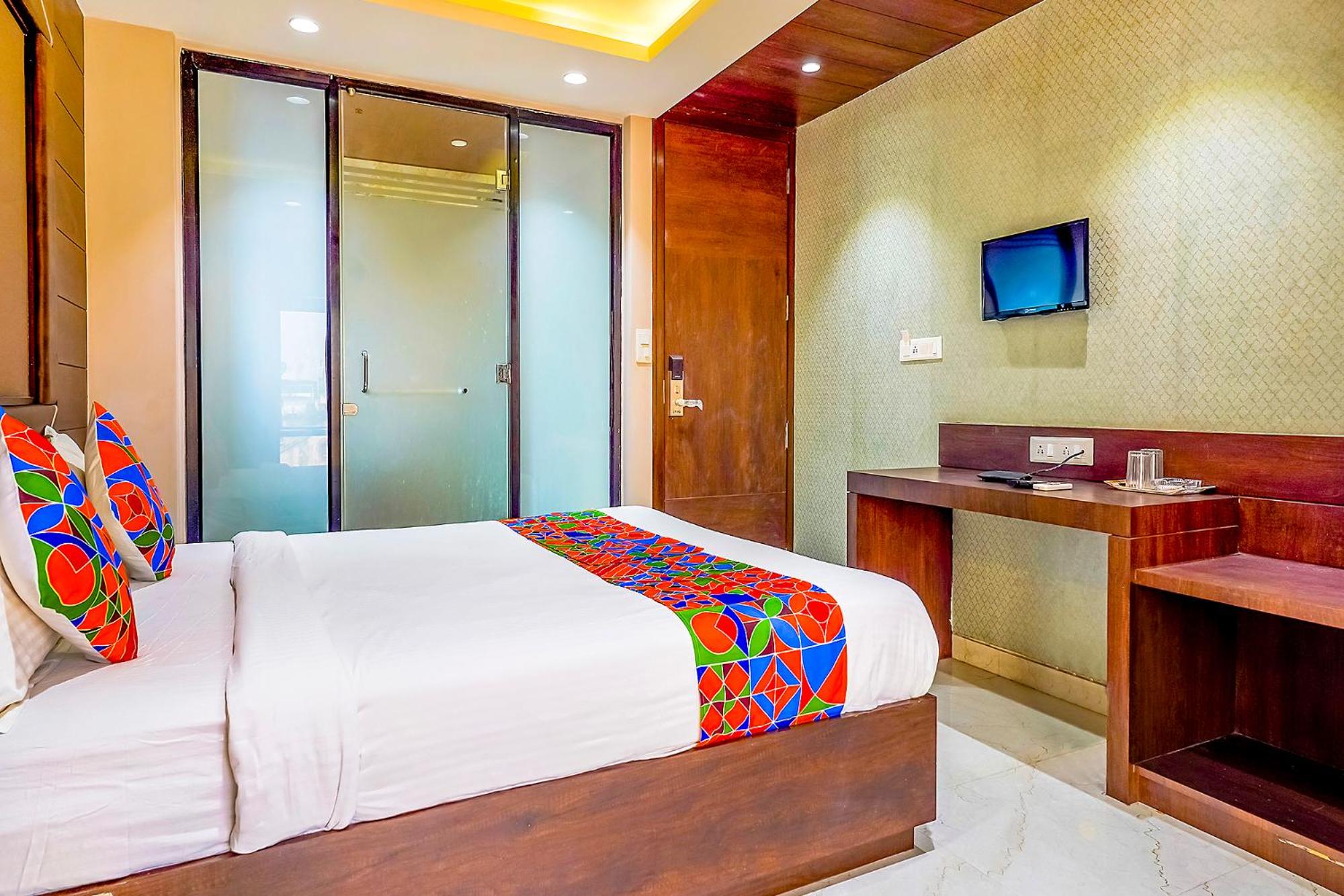 Deluxe Room - Photo 3