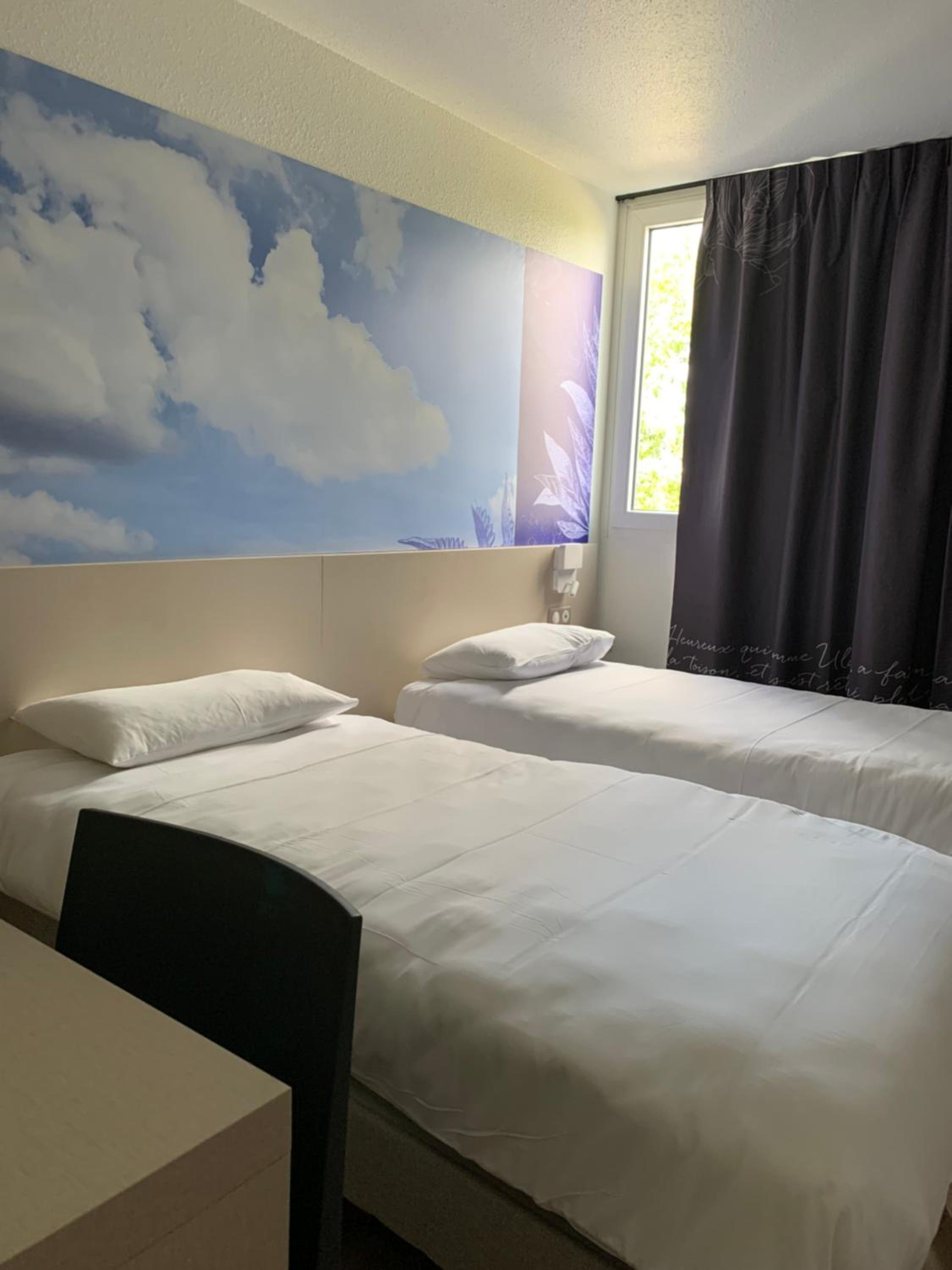 Twin Room - Photo 5