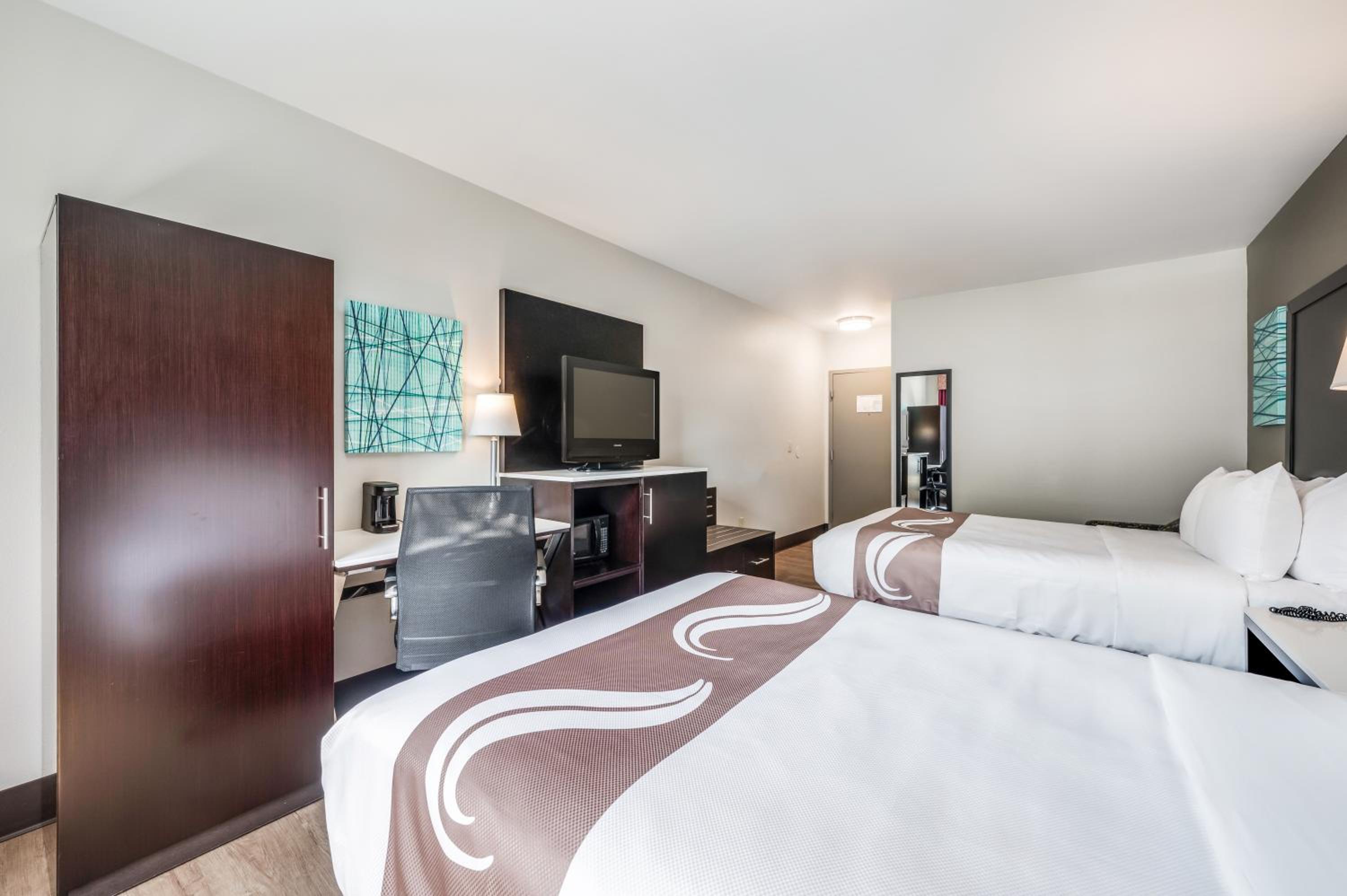 Superior Double Room with Two Double Beds - Photo 12