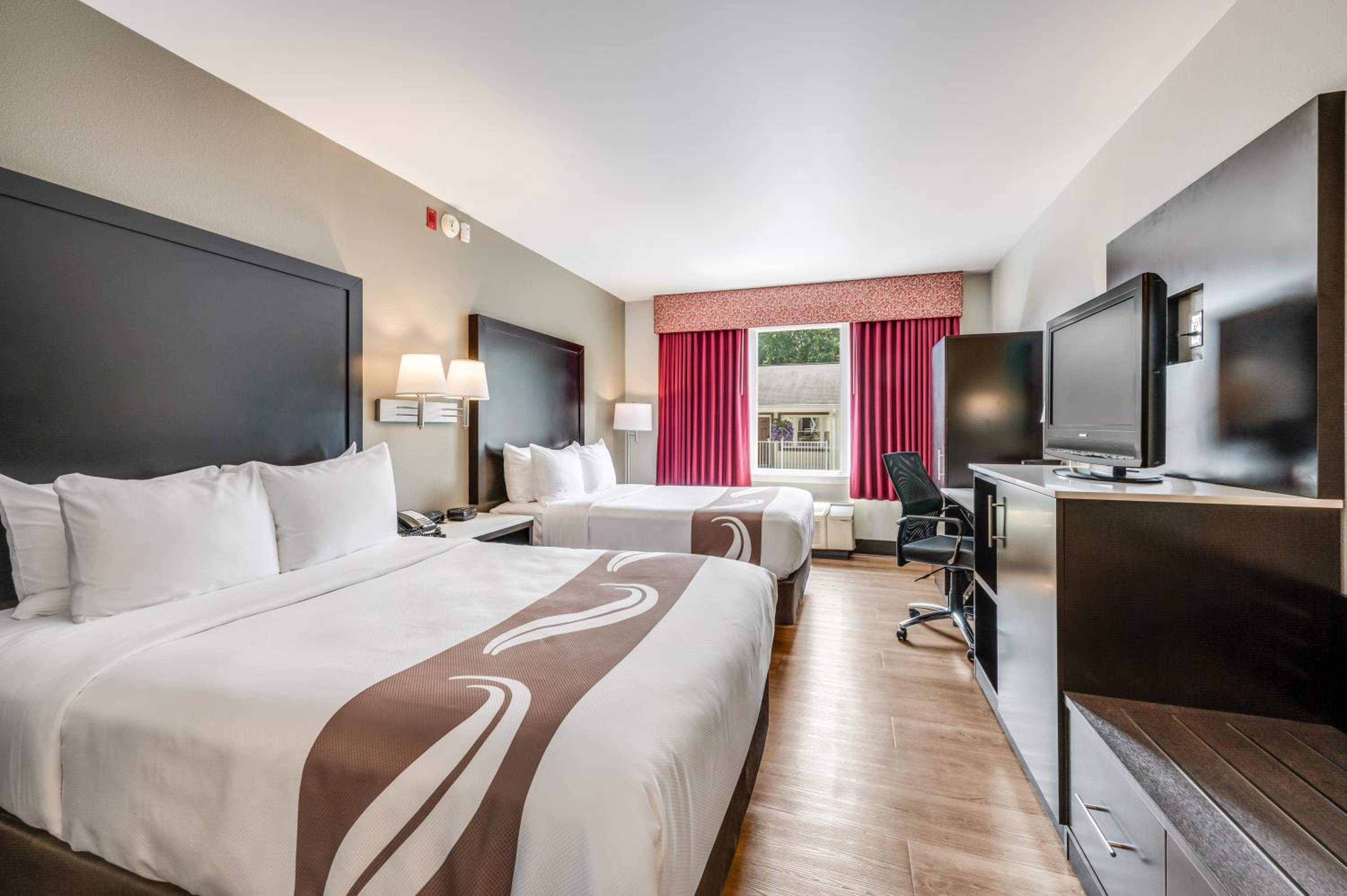 Superior Double Room with Two Double Beds - Photo 10