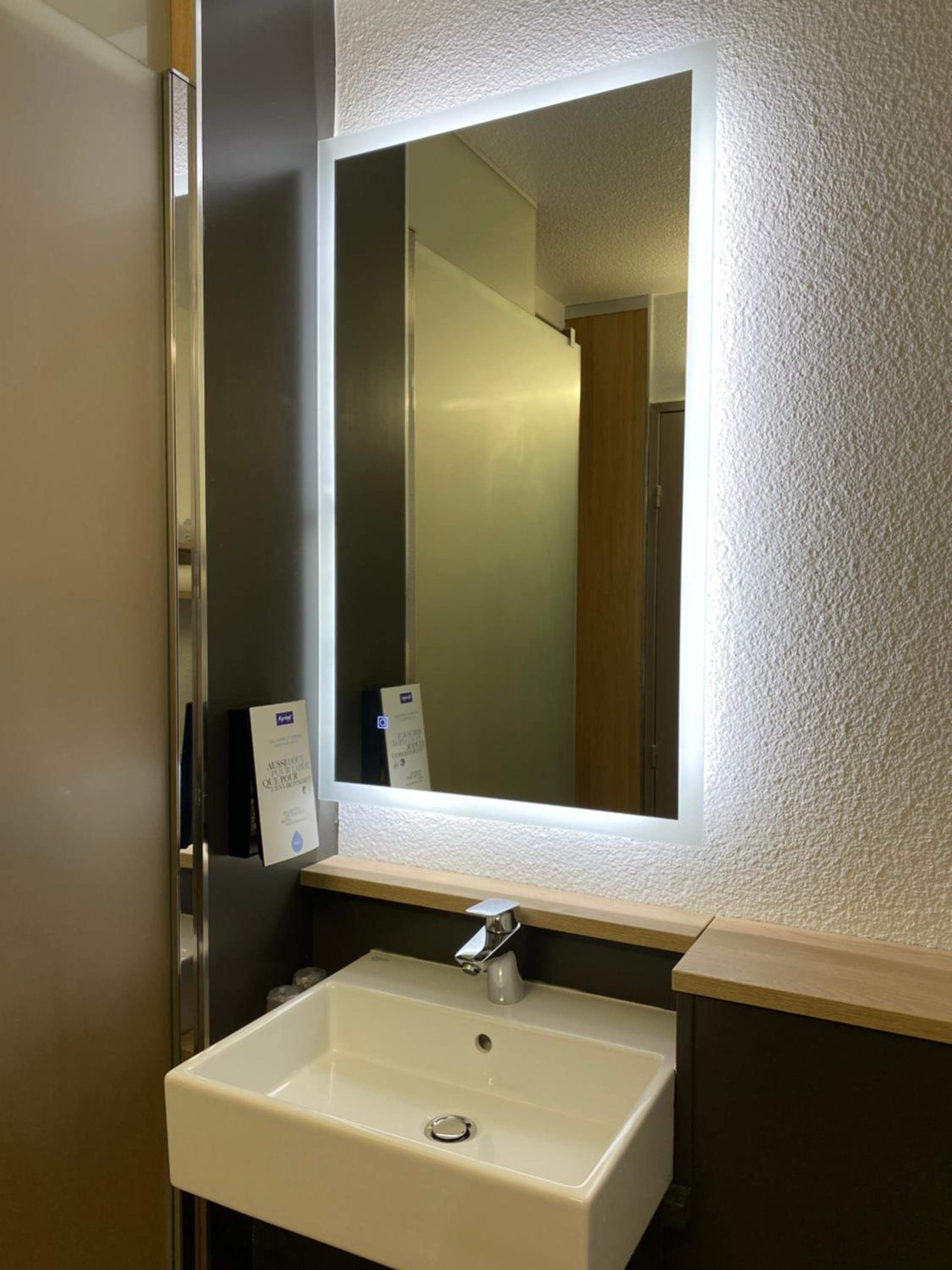 Double Room - Photo 11