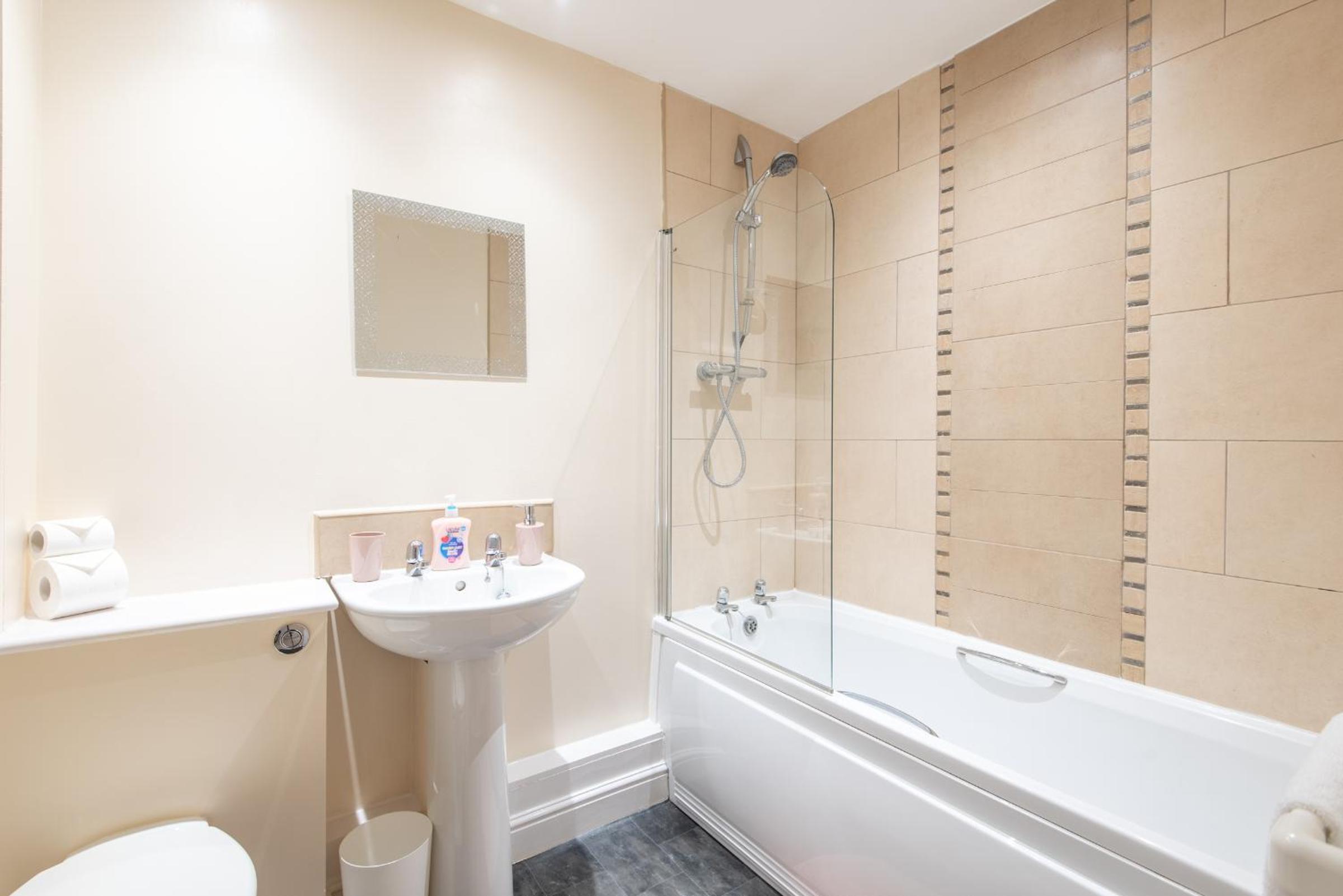 Two-Bedroom Apartment - Photo 9