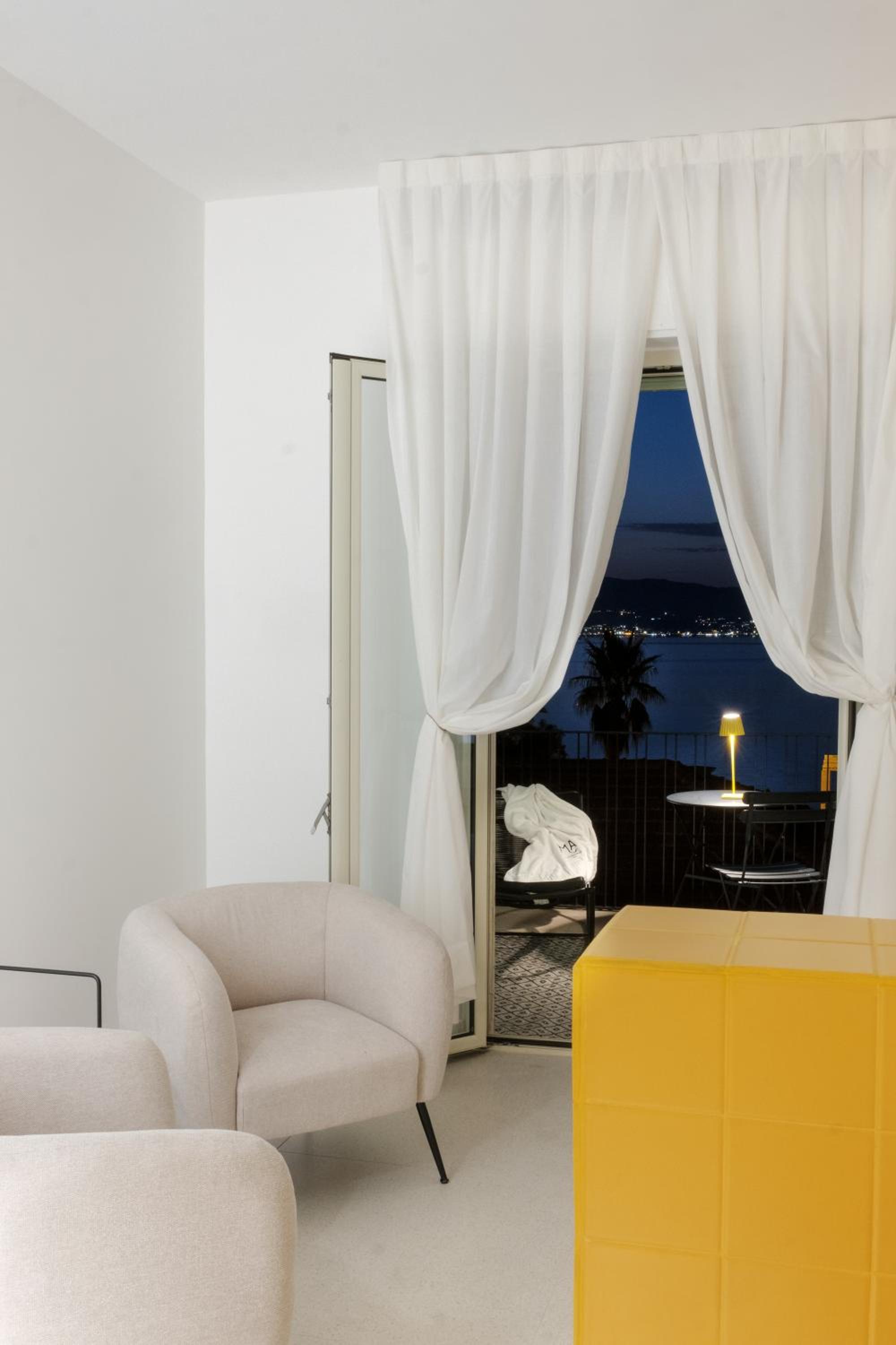 Deluxe Double Room with Balcony and Sea View - Photo 1