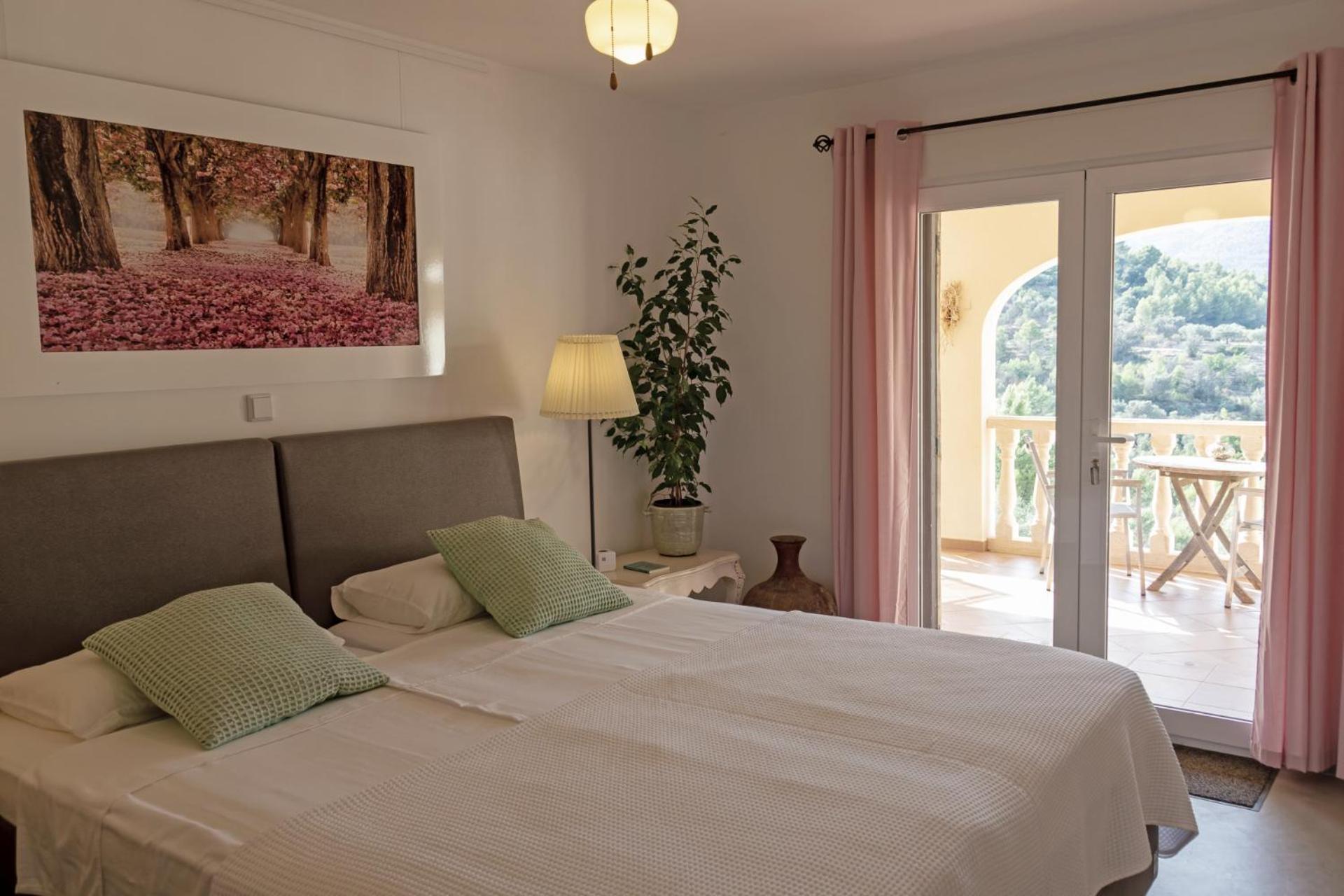 Deluxe Double or Twin Room with Mountain View - Photo 1