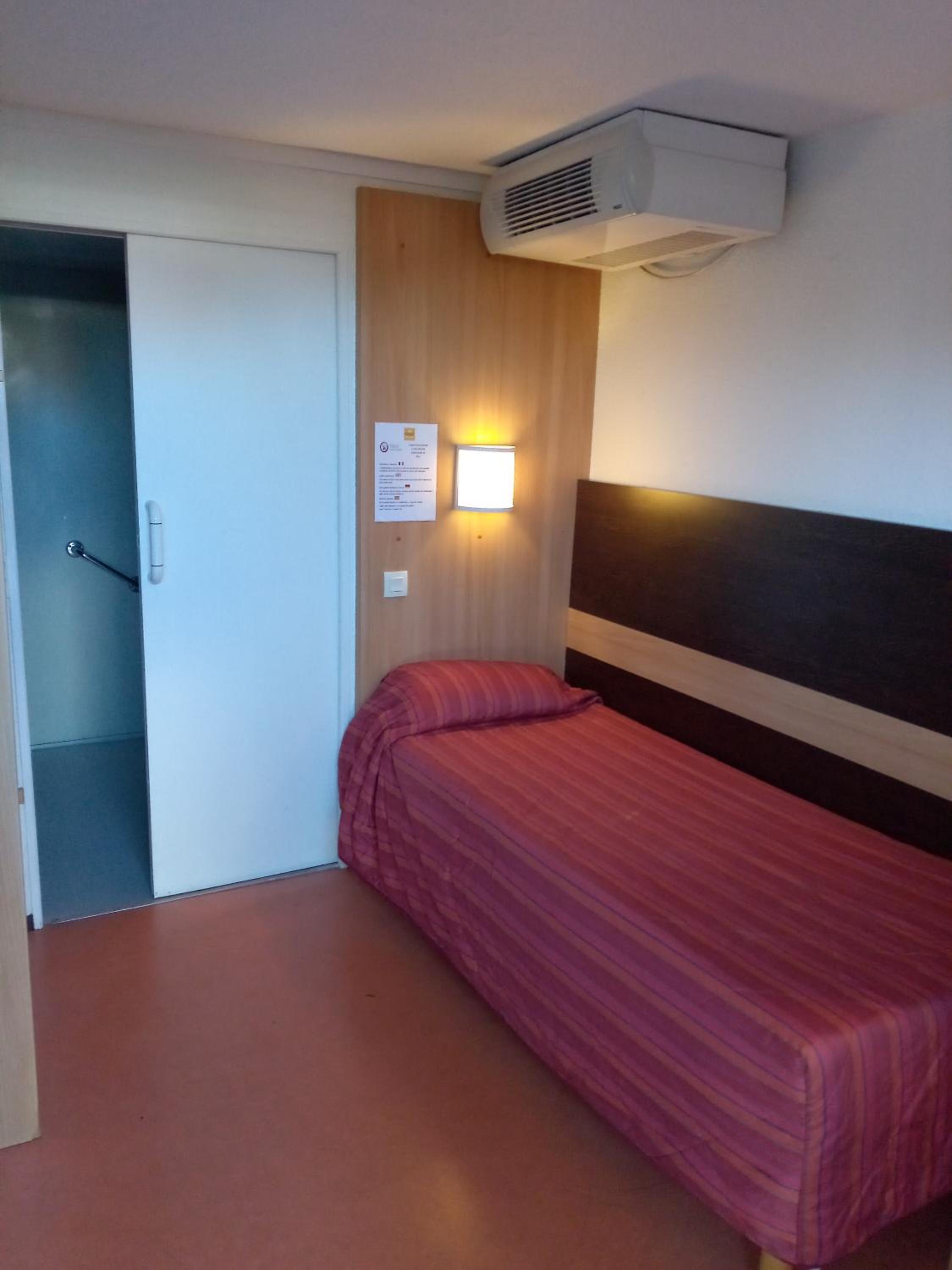 Single Room photo 1