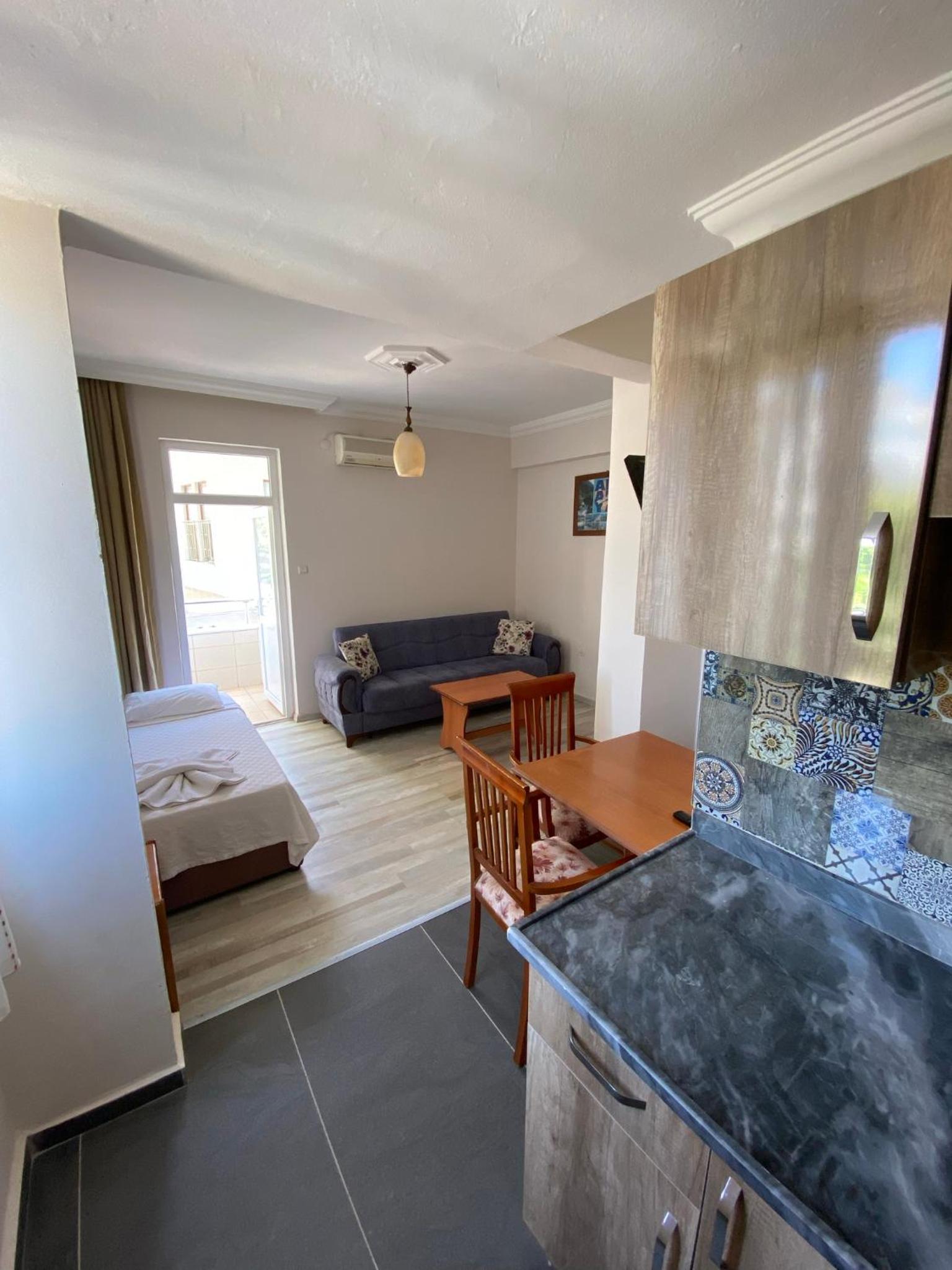 One-Bedroom Apartment (4 Adults) - Photo 2