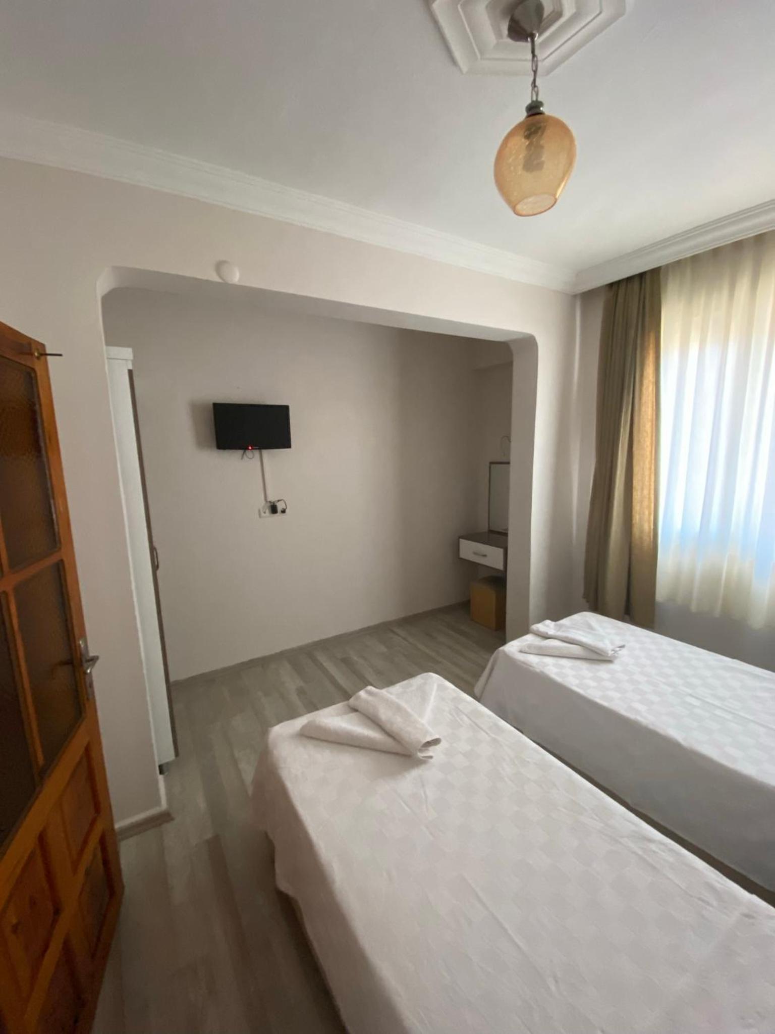 One-Bedroom Apartment (3 Adults) - Photo 5