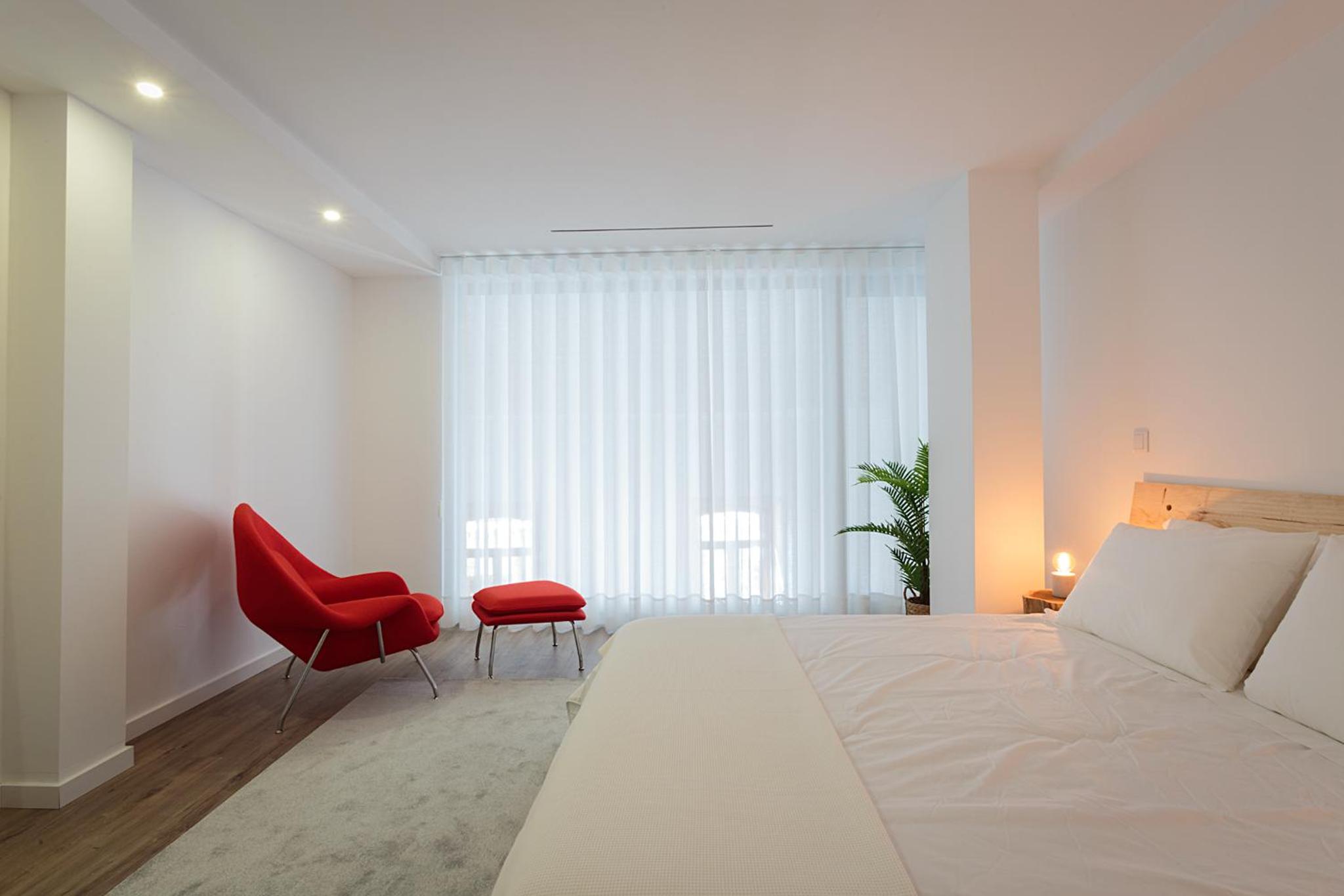 Suite with inside View - Photo 1