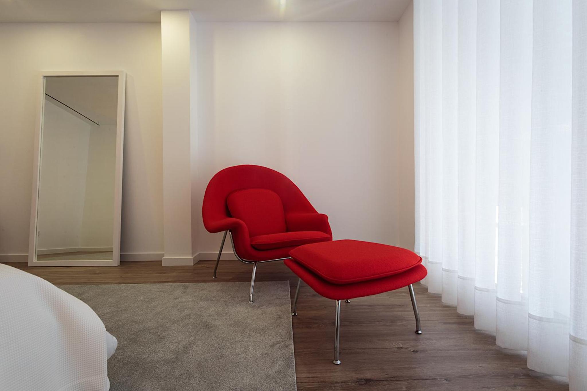 Suite with inside View - Photo 7