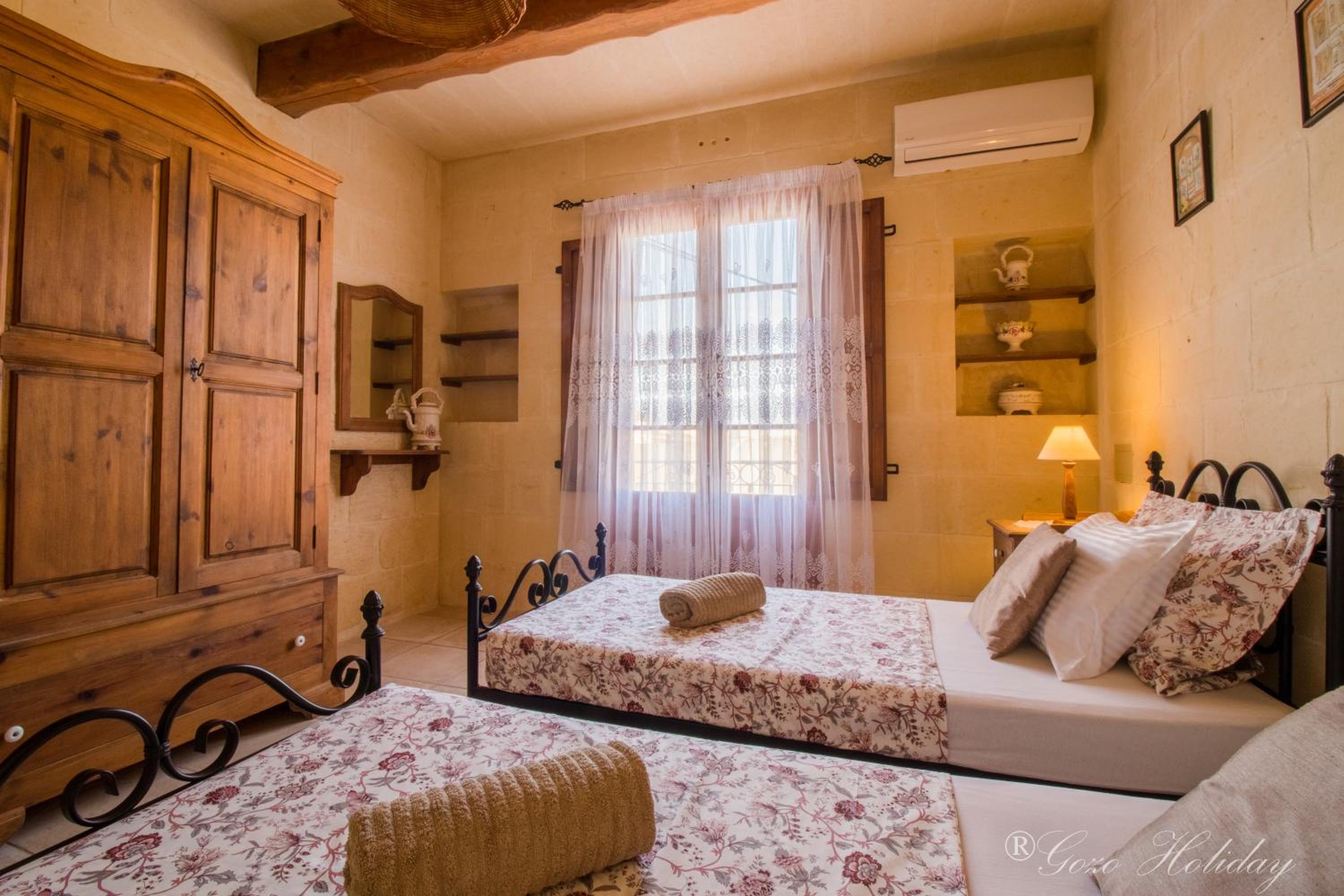 Three-Bedroom House photo 2