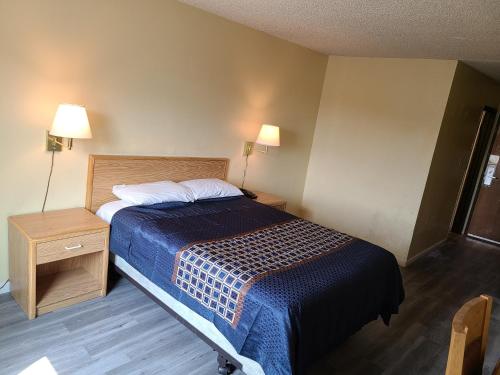 Suite with Three Double Beds - Non-Smoking photo 1