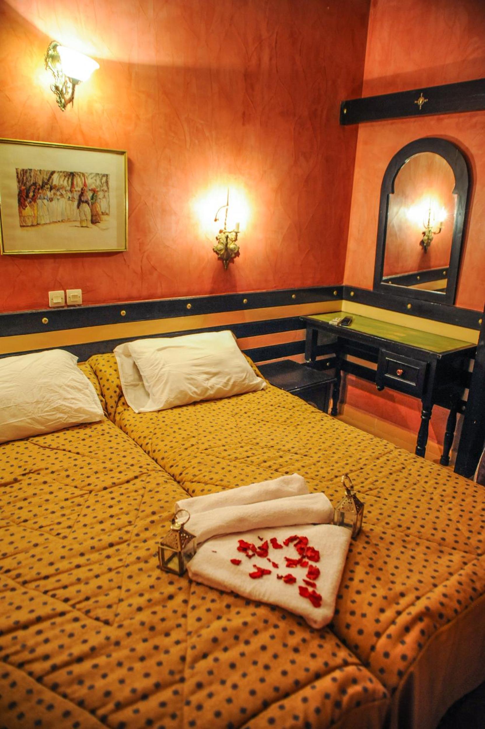 Double or Twin Room with City View photo 2