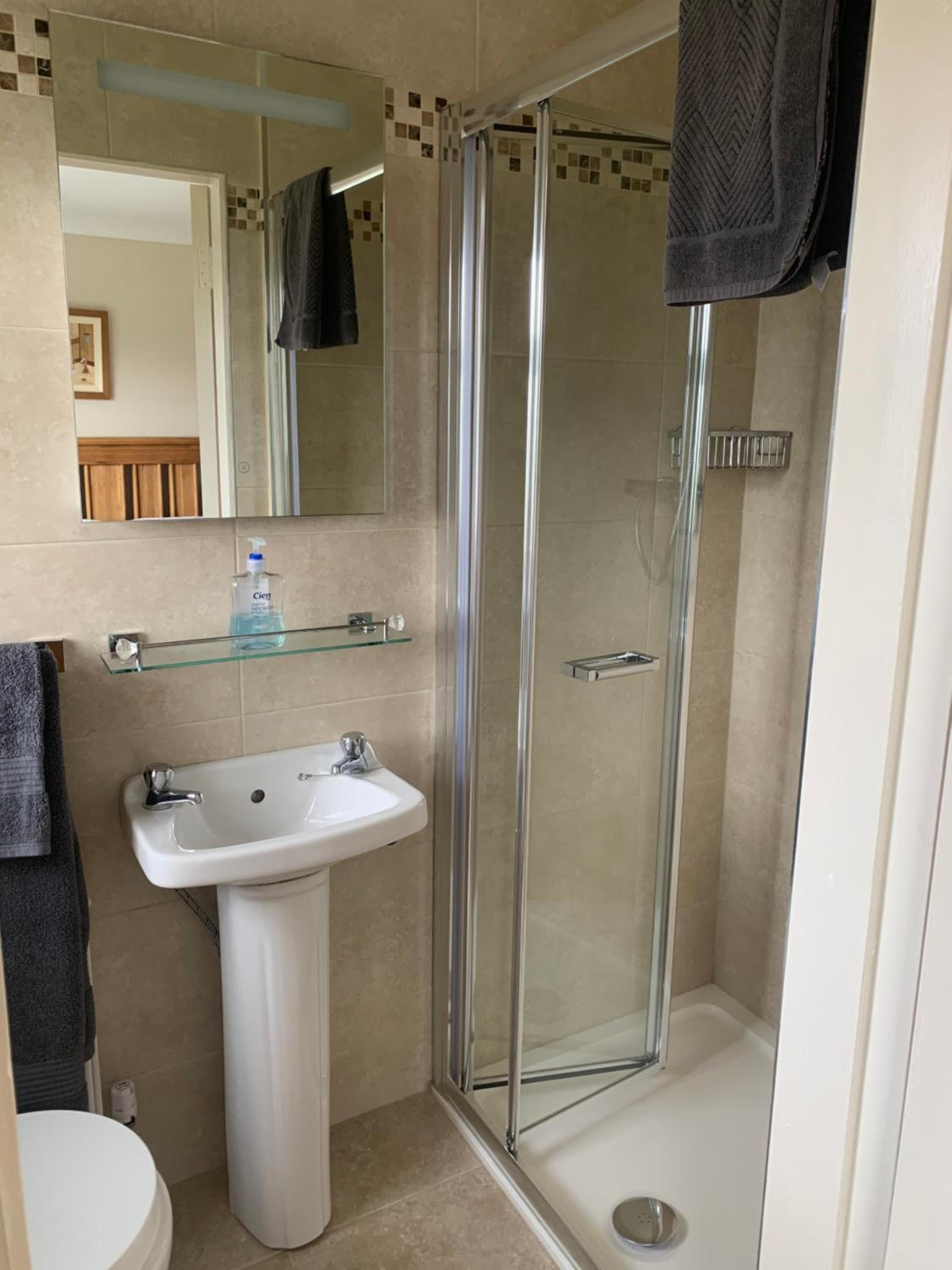 Deluxe Double Room with Shower photo 2