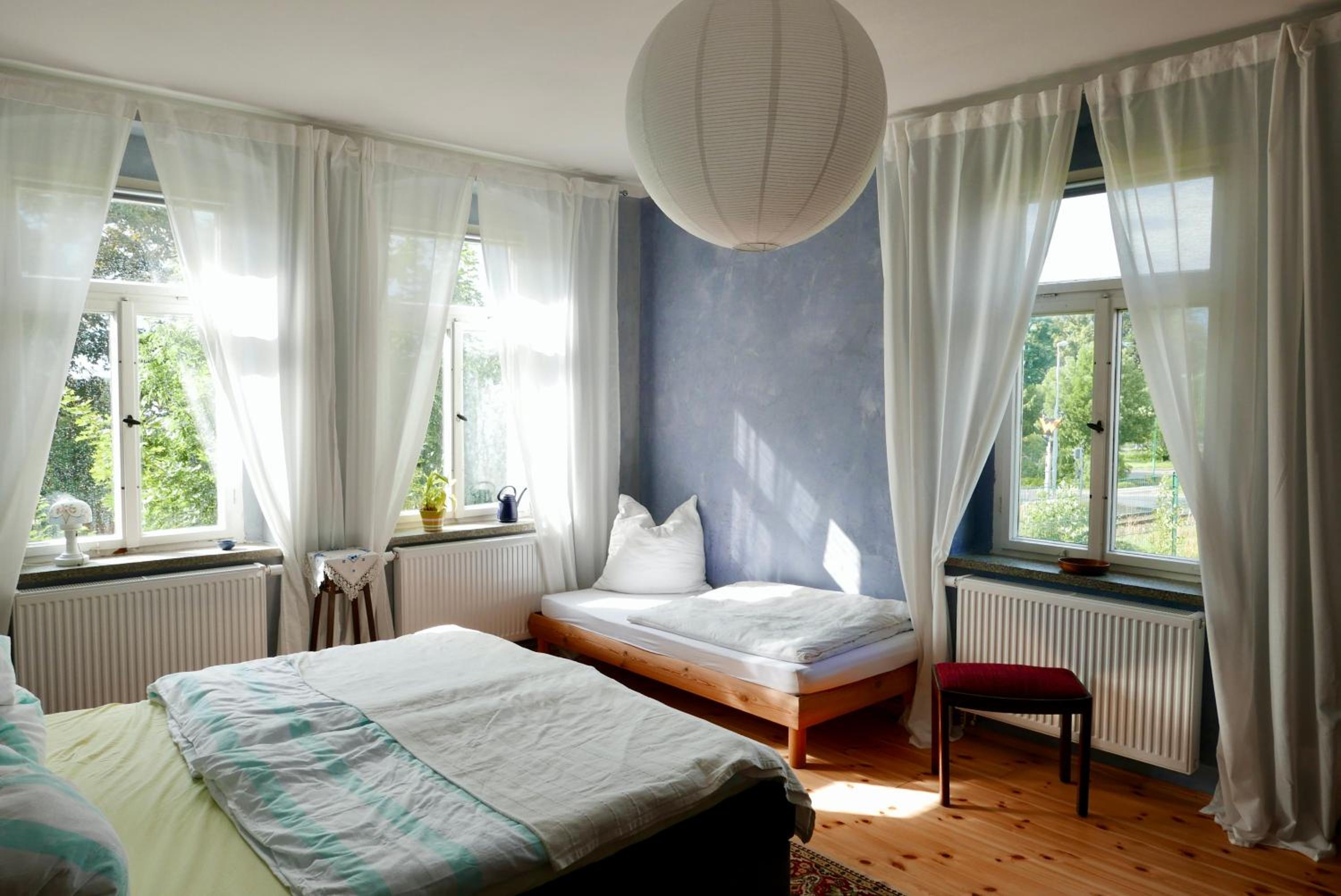 One-Bedroom Apartment - Photo 1