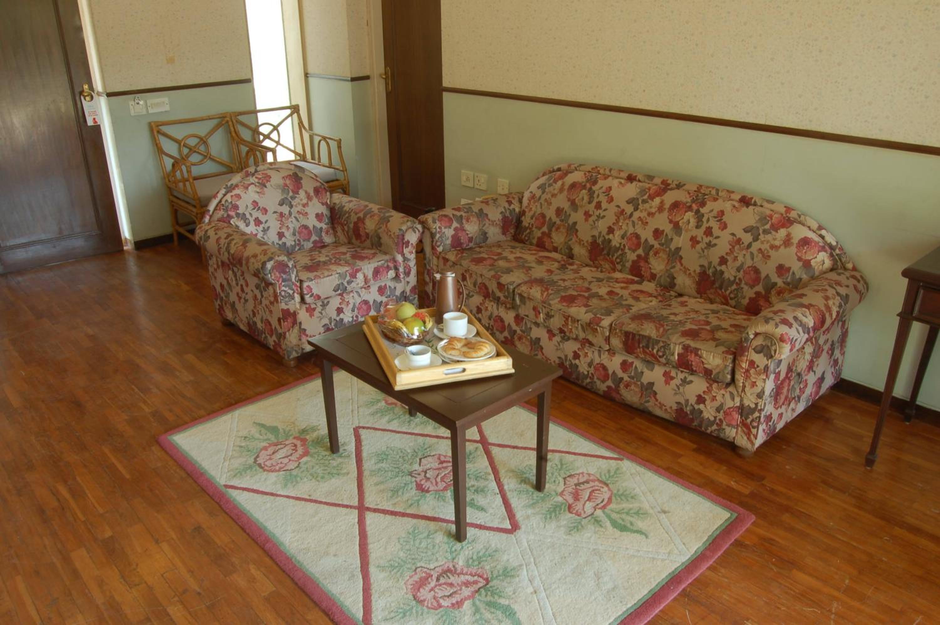 Two Bedroom Suite with Garden View - Photo 13