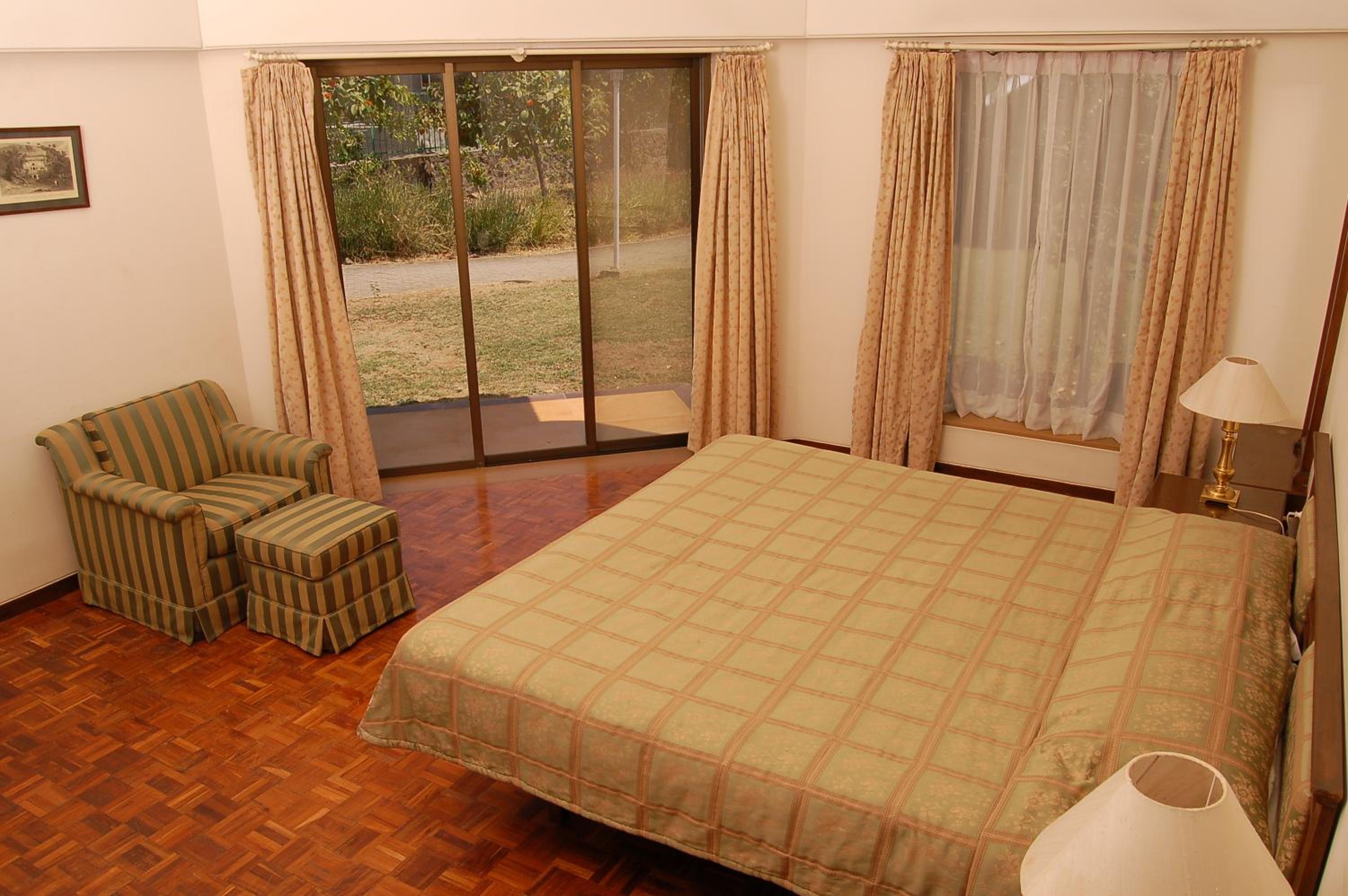 Two Bedroom Suite with Garden View - Photo 10
