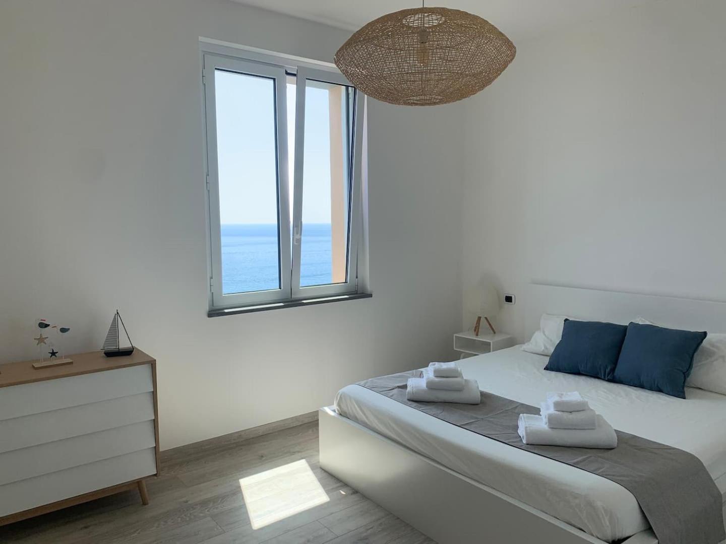 Two-Bedroom House - Photo 3