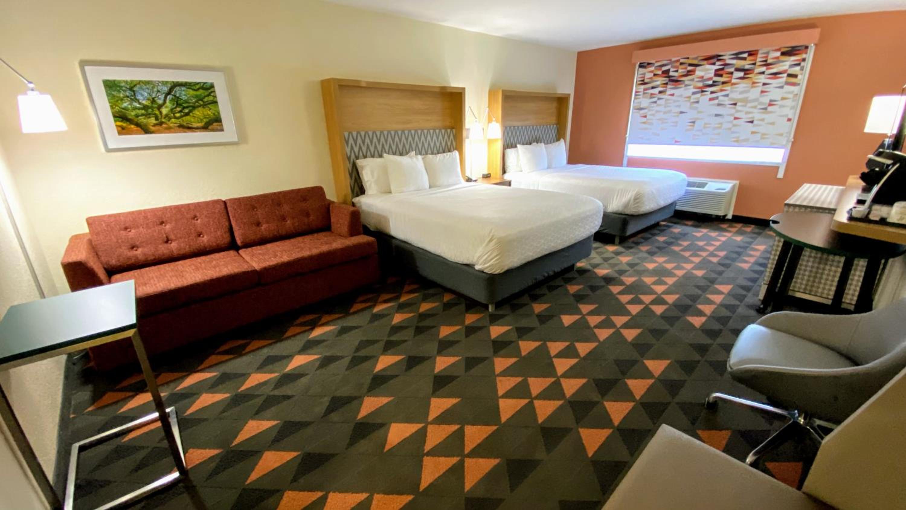 Premium Queen Room with Two Queen Beds - Photo 2