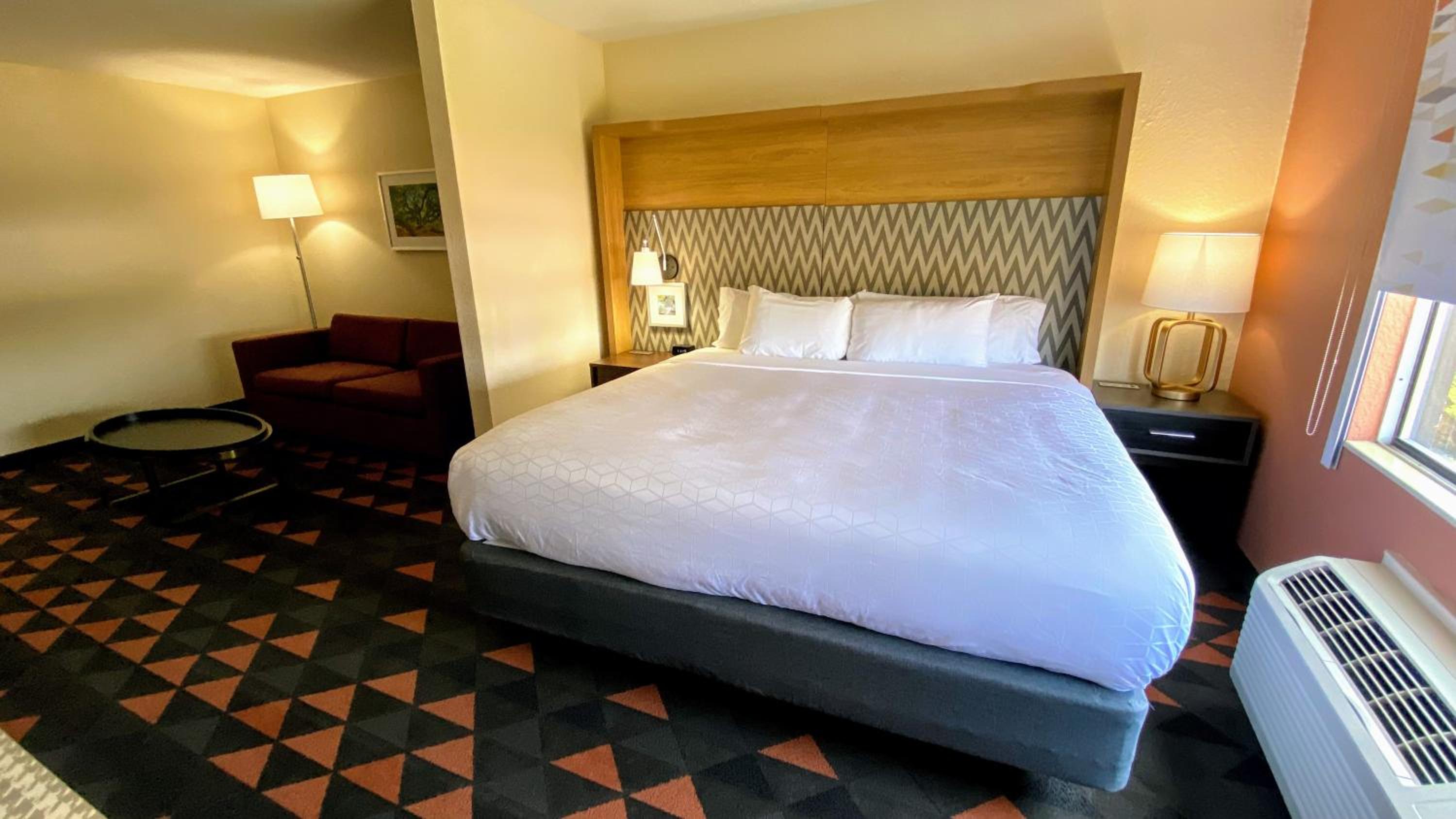 Premium King Room - Photo 1