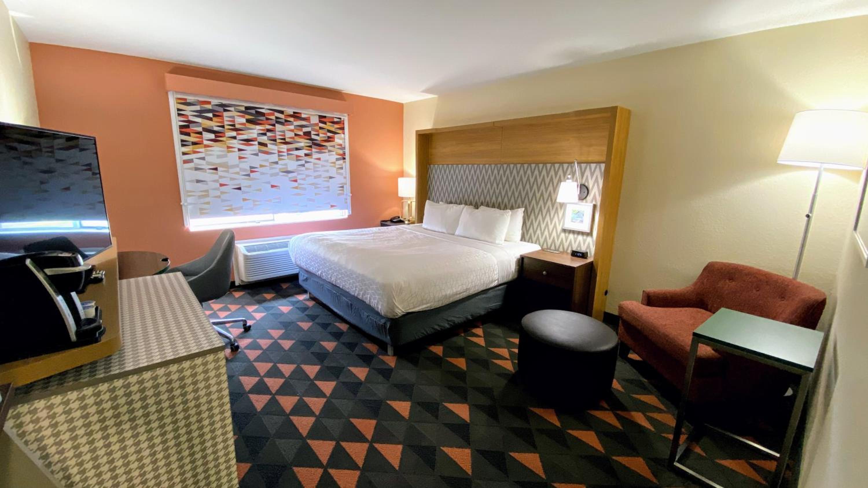 King Room - Mobility Access/Hearing Accessible - Photo 1